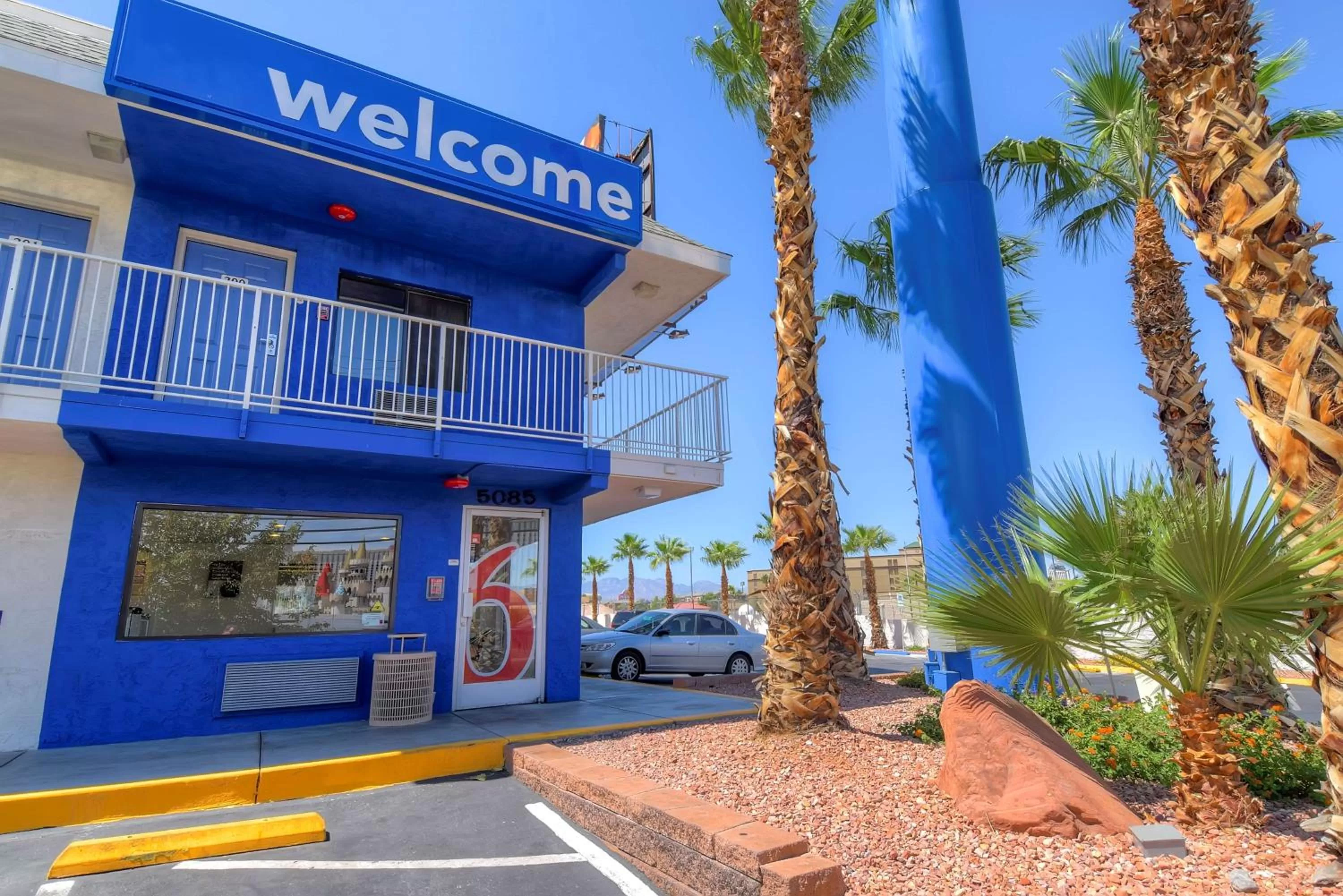 Motel 6 Las Vegas, NV – I-15 Stadium