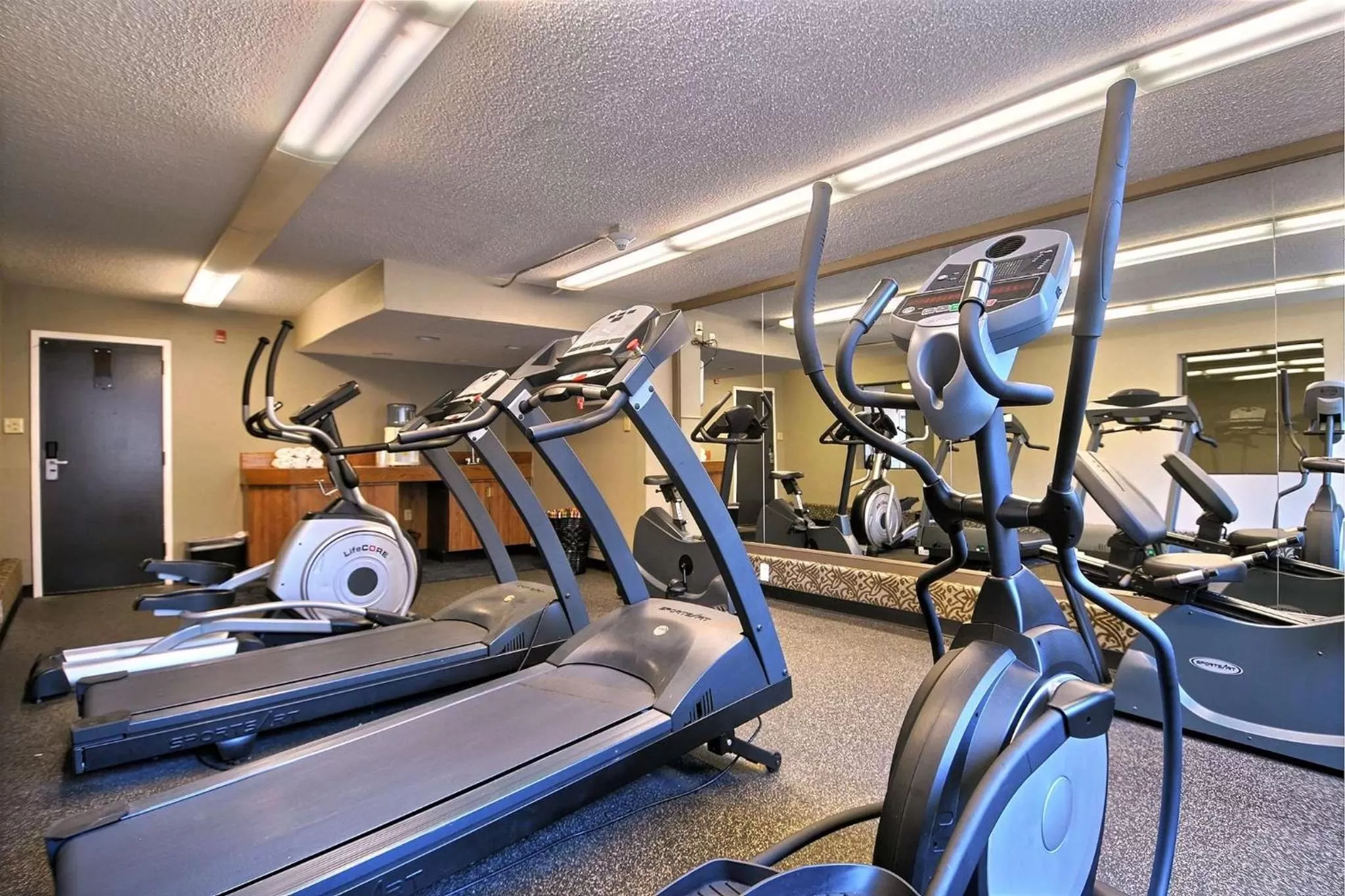 Fitness centre/facilities in Travelodge by Wyndham Memphis Airport/Graceland