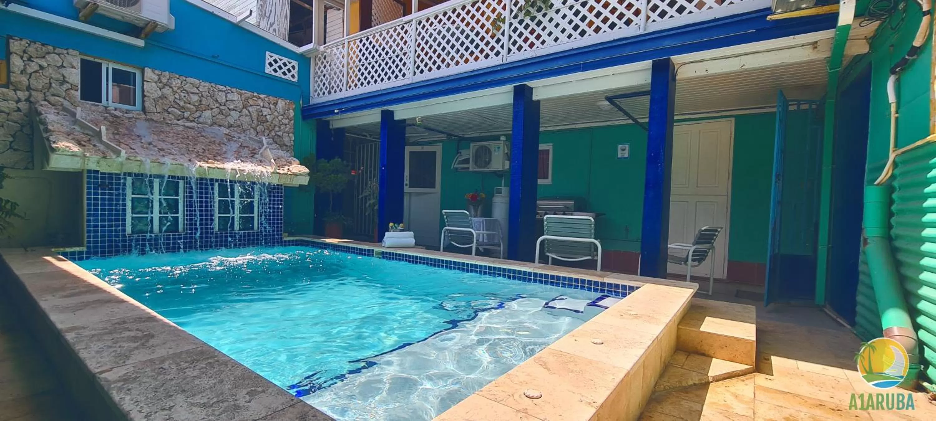 Swimming pool in A1 Apartments Aruba