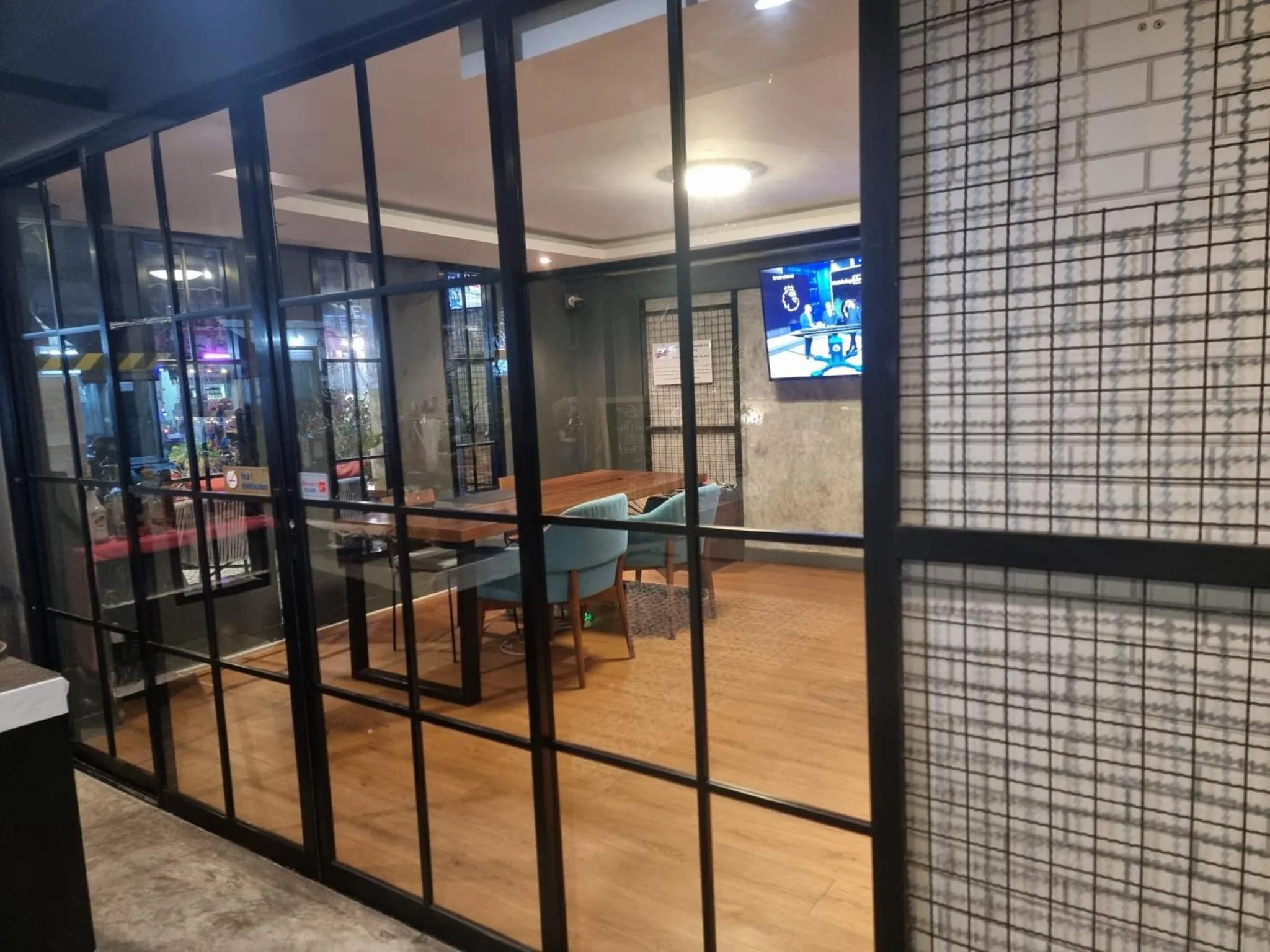 TV and multimedia in BH Baan Paradise Hotel Patong