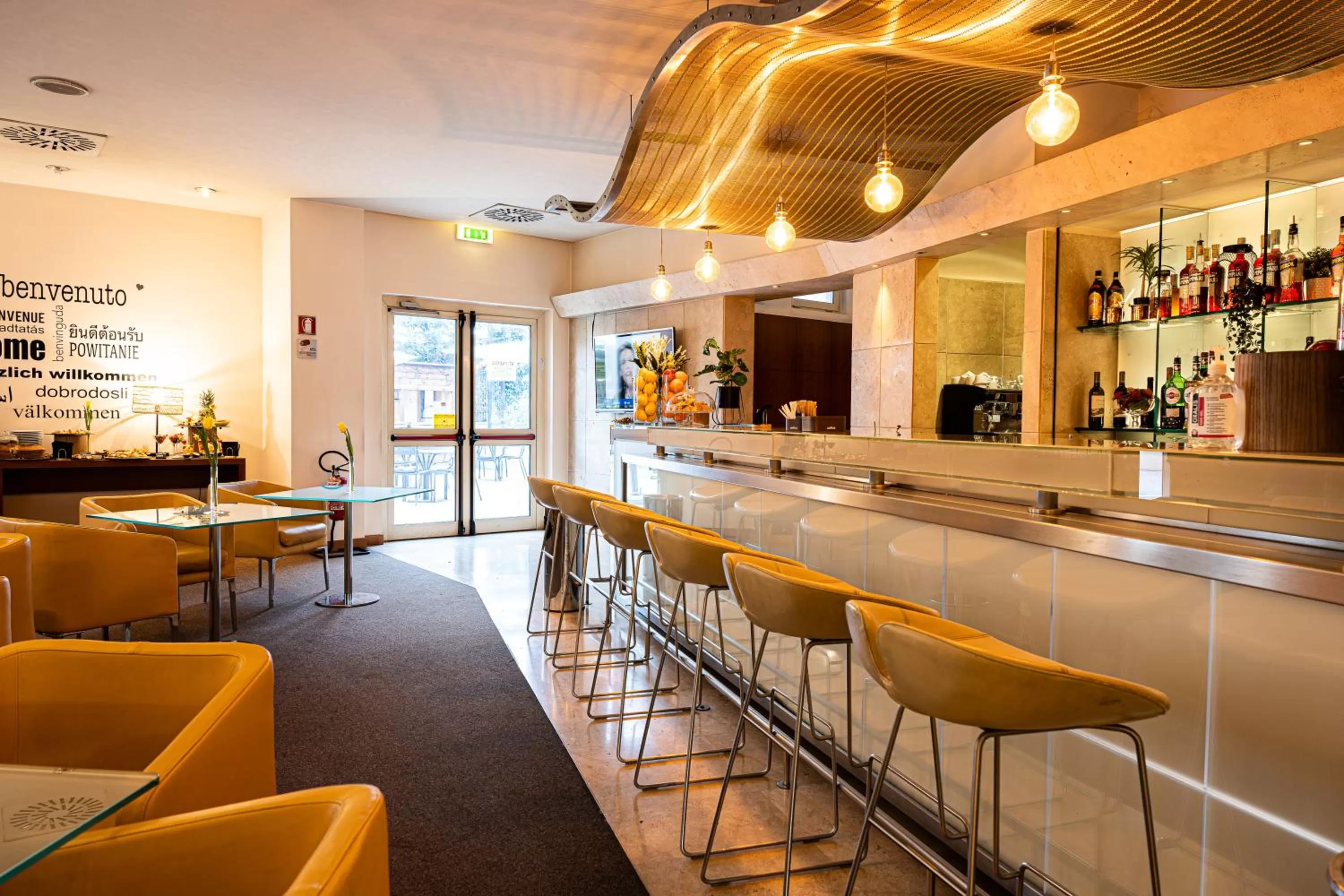 Communal lounge/ TV room in Novotel Roma Est