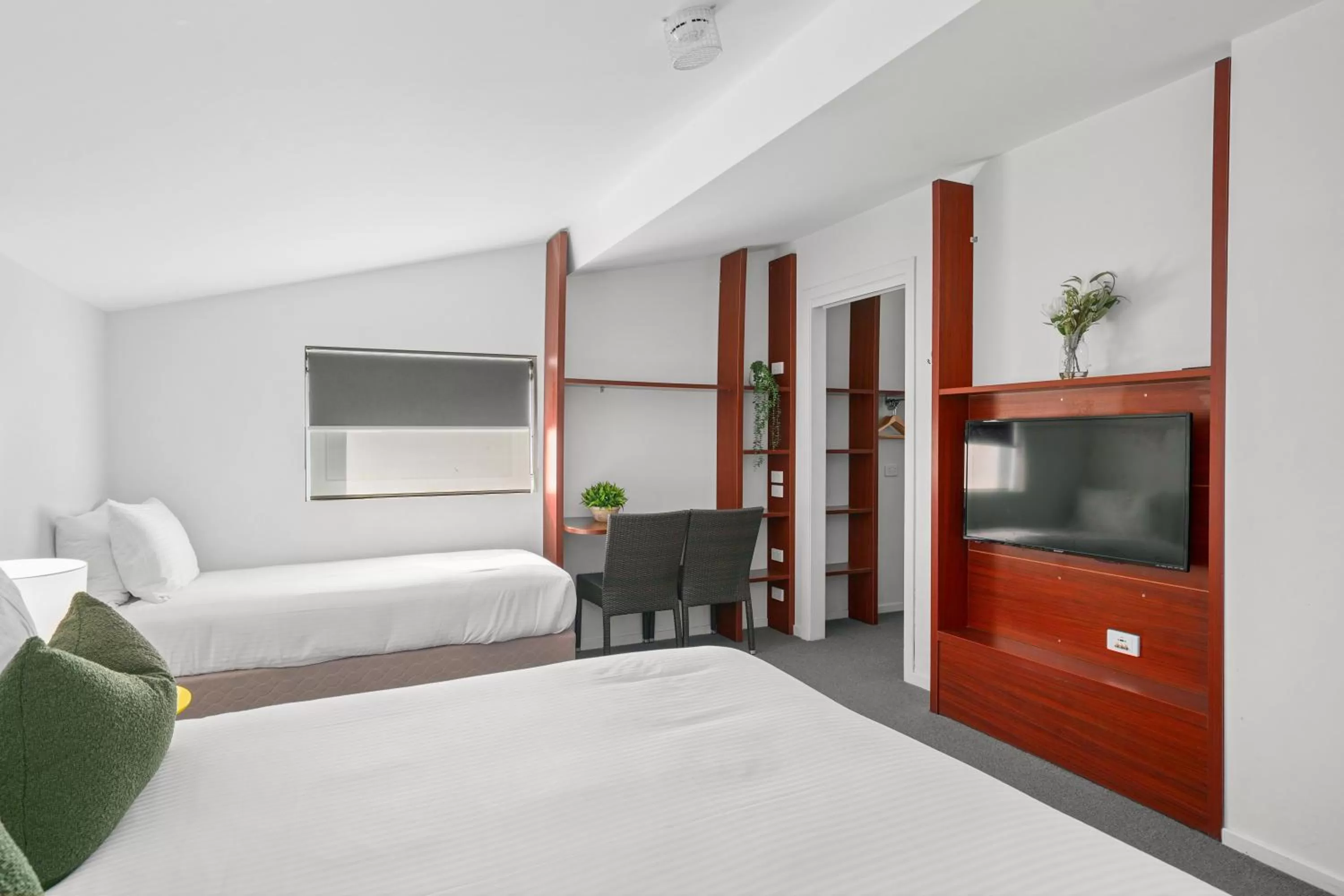 children, Bed in Grand Hotel and Studios