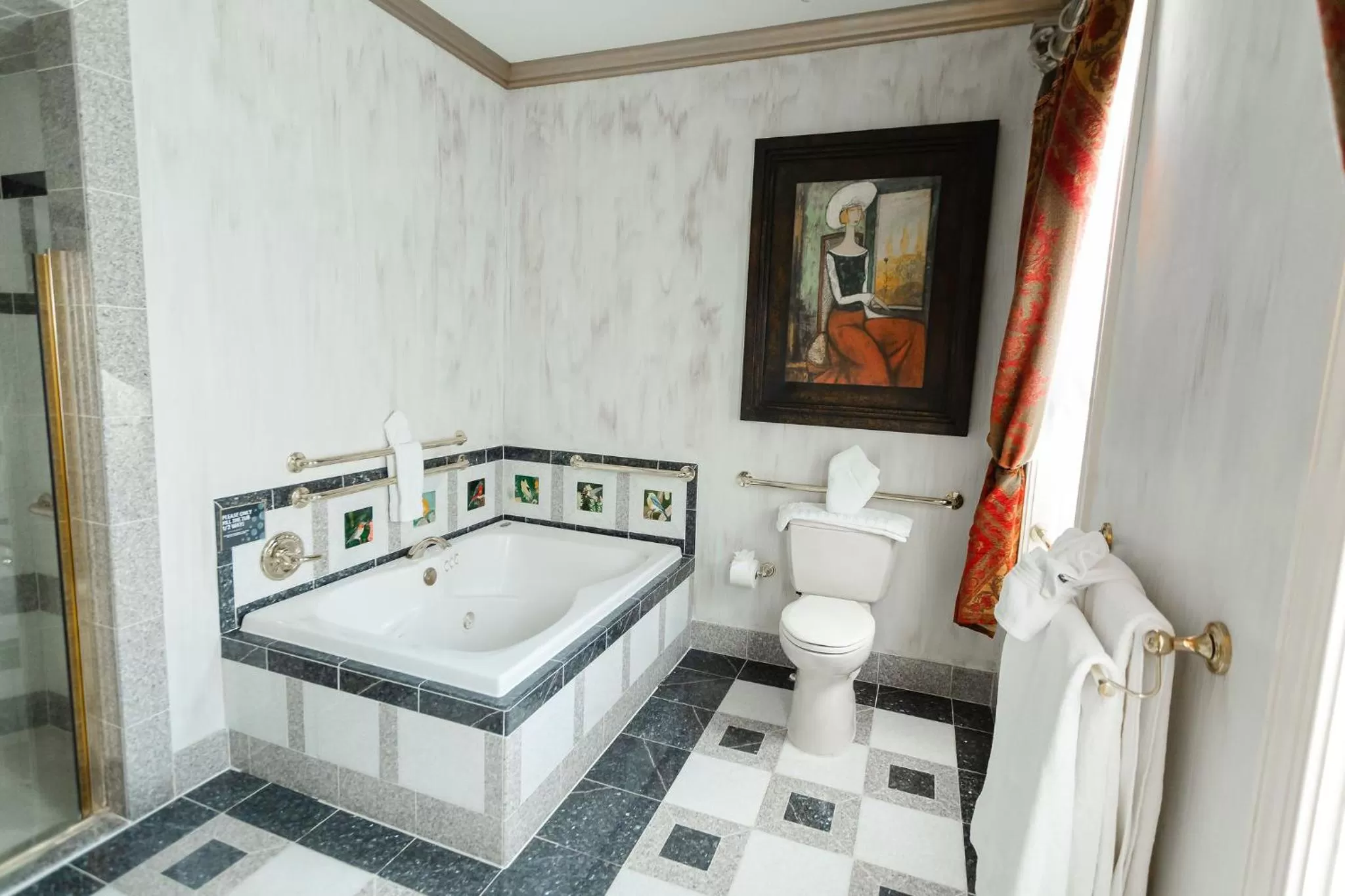 Bathroom in 1840s Carrollton Inn