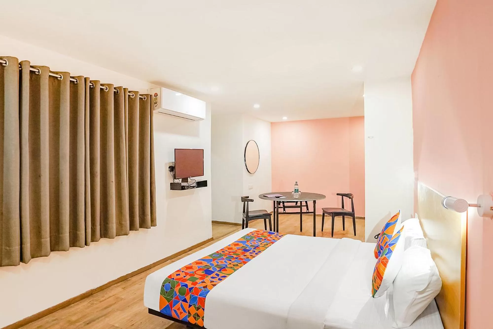 Living room, Bed in FabHotel F9 Sector 121