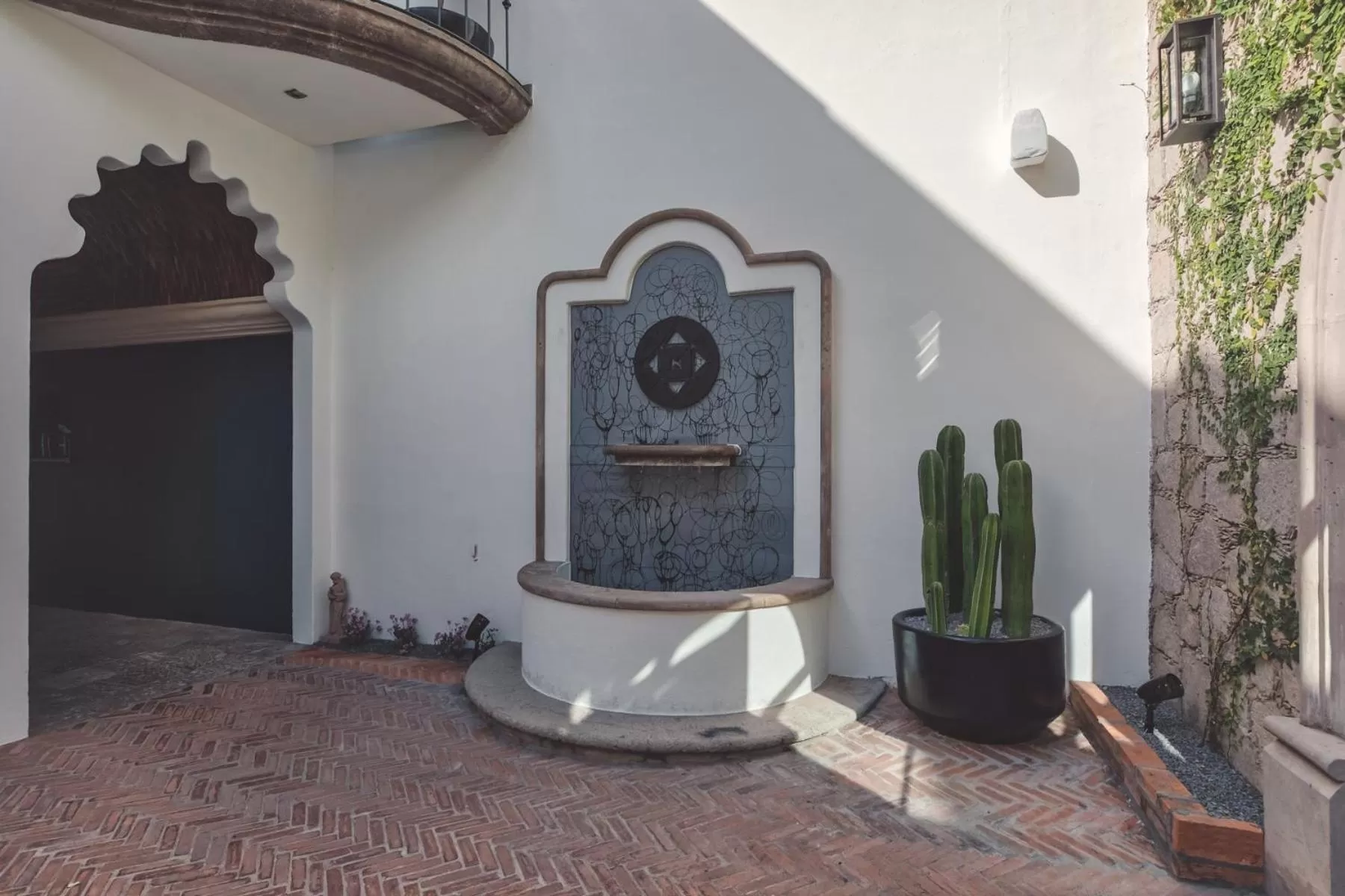 Decorative detail in Casa Delphine