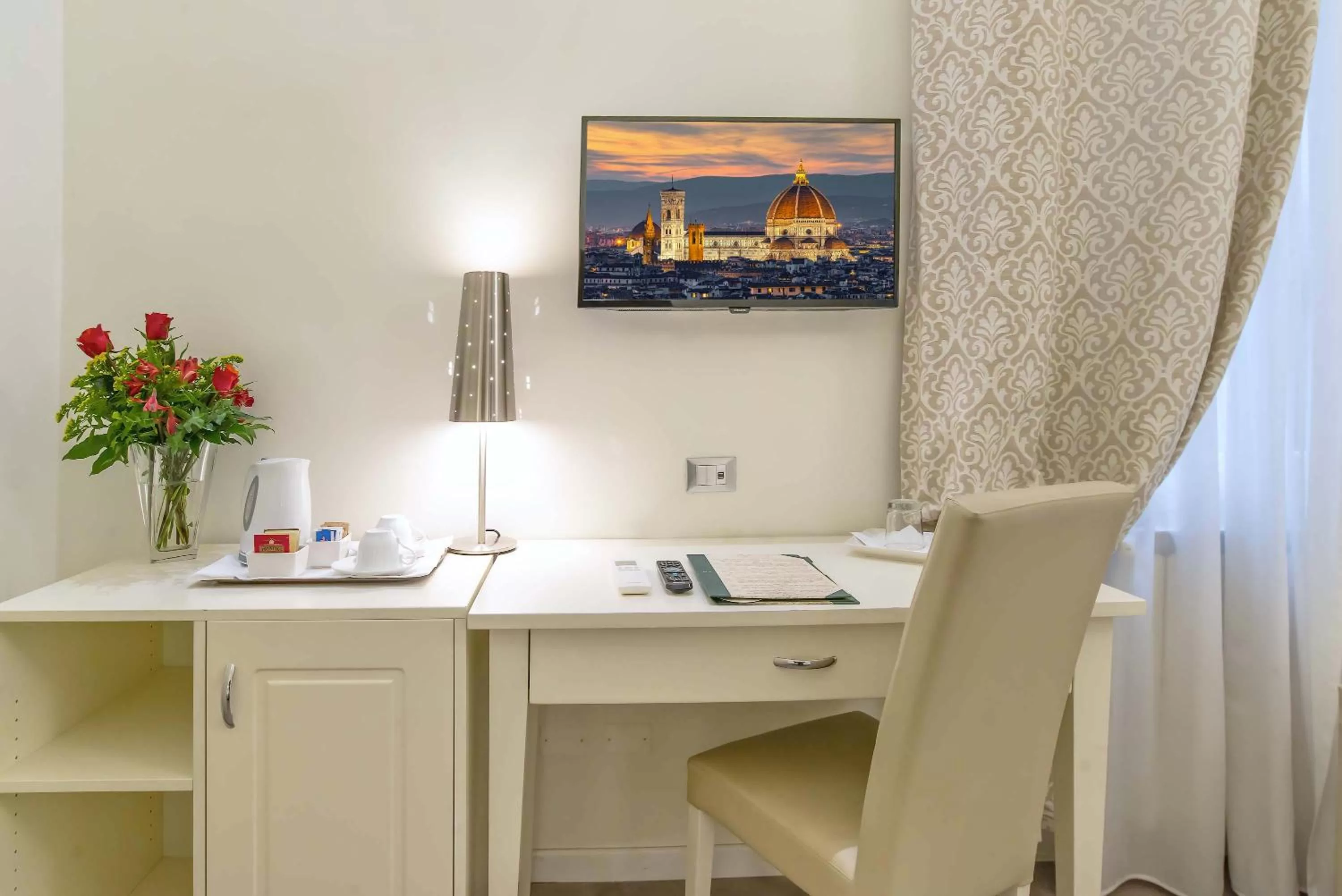 Coffee/tea facilities in Hotel Accademia