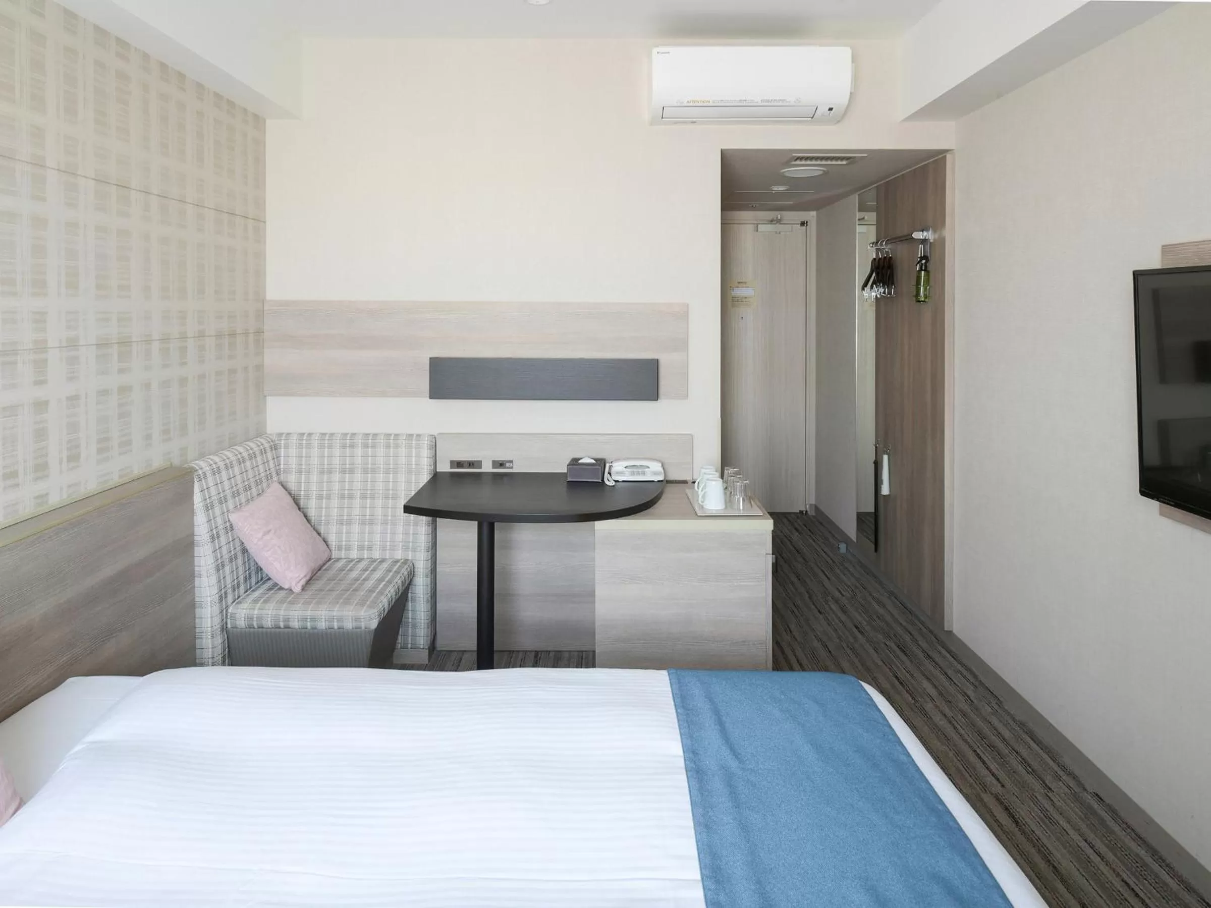 TV and multimedia, Bed in Vessel Inn Shigamoriyama Station