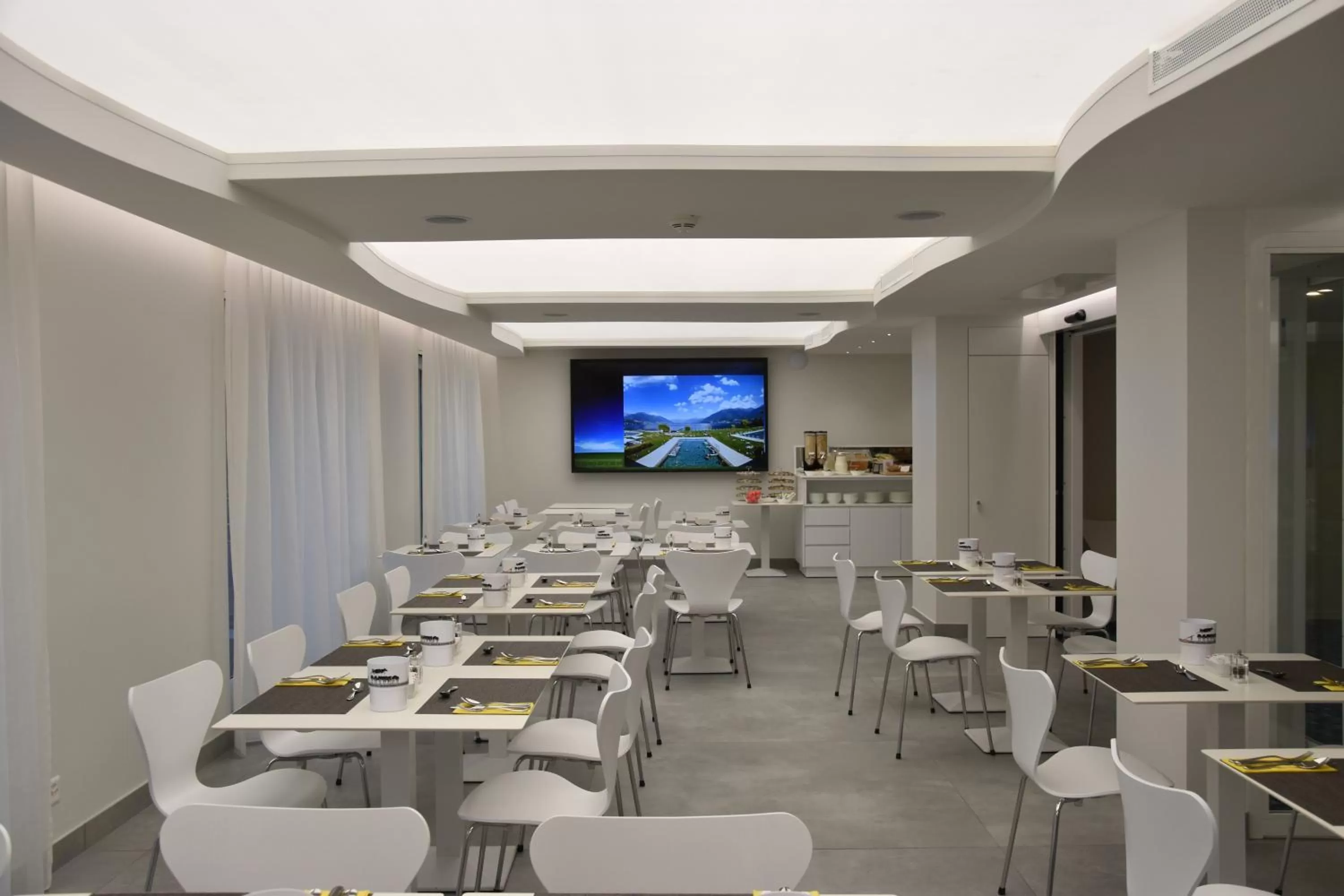 Restaurant/places to eat in Hotel City Locarno