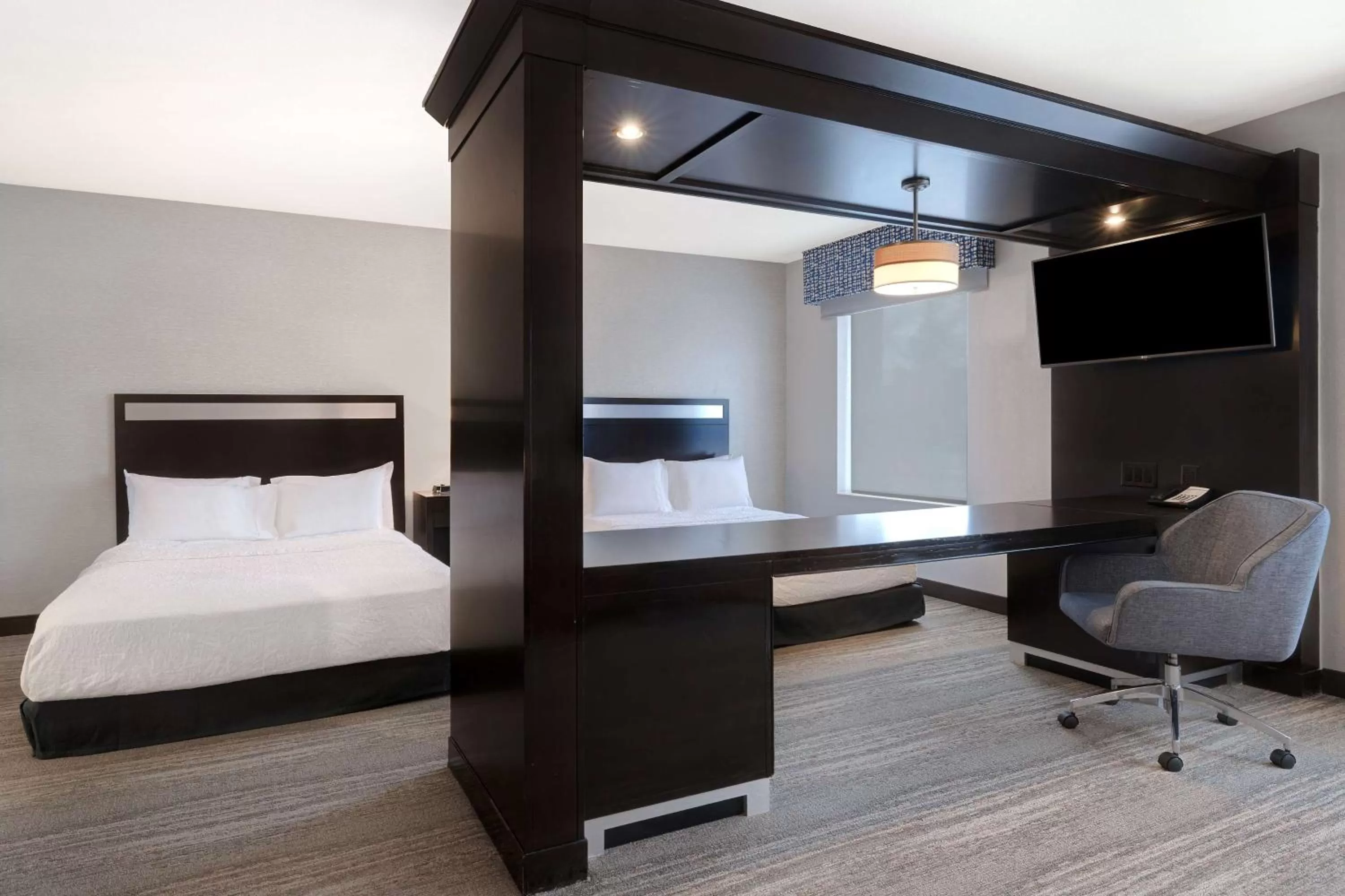 Bedroom, Bed in Hampton Inn & Suites Seattle/Federal Way