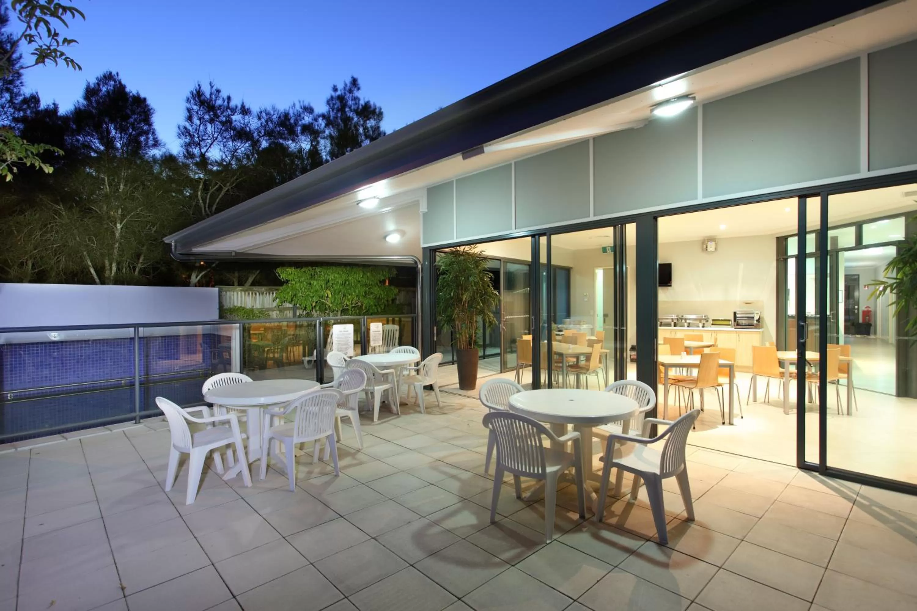 Area and facilities in Manly Marina Cove Motel