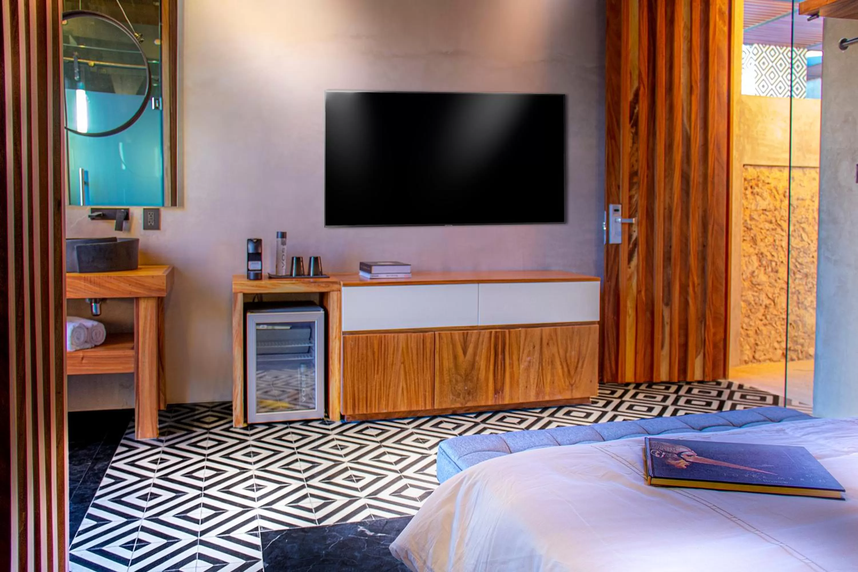 Bed in Diez Diez Collection