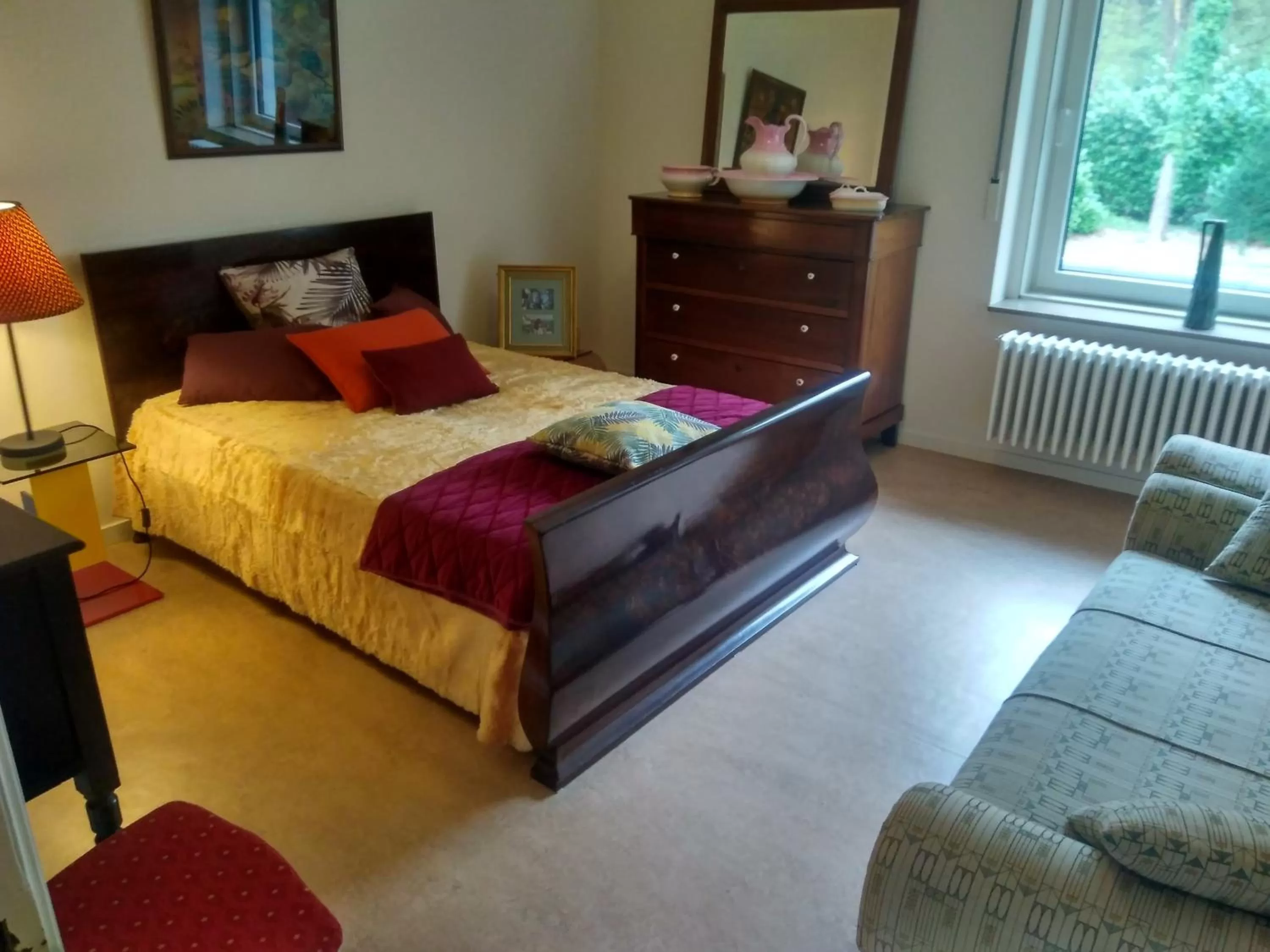 Photo of the whole room, Bed in B+B GOLF SCHILDE