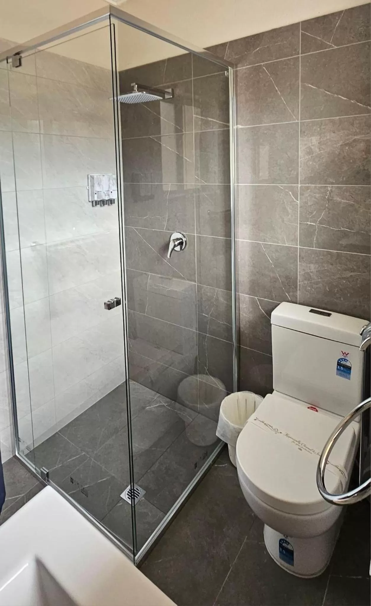 Shower in Blue Lake Motel