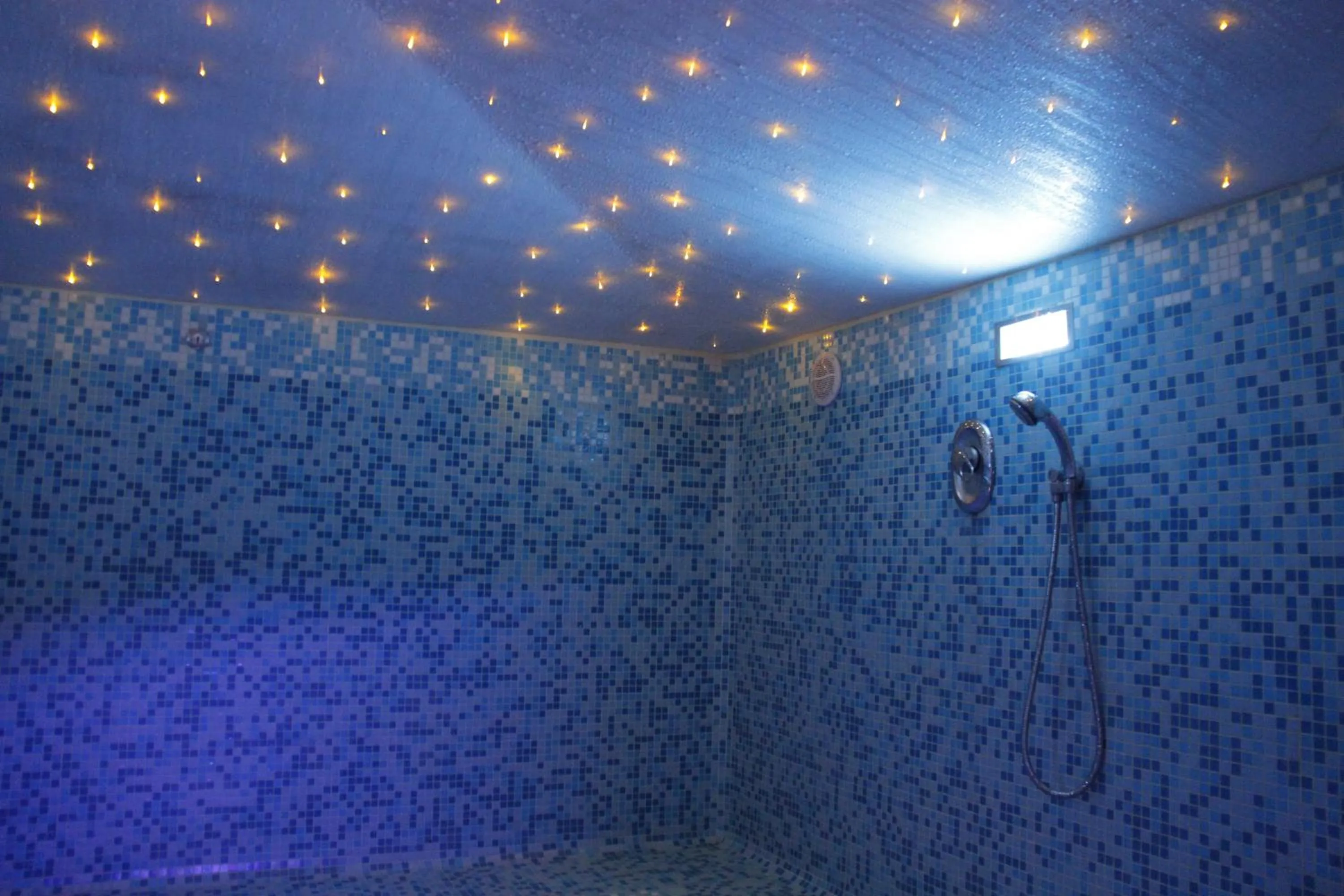 Steam room in Impero Hotel Beauty & Spa - Bike Hotel