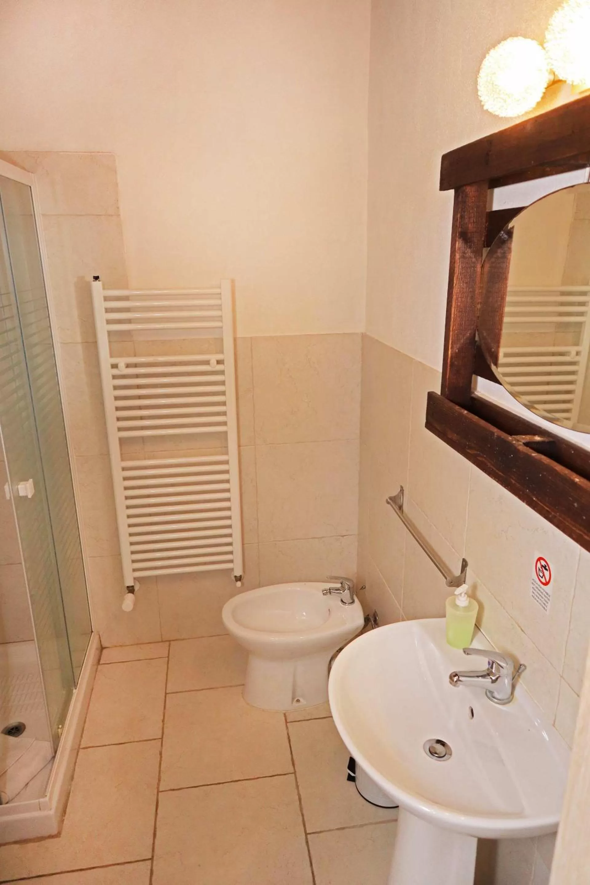 Shower in Agriturismo Masseria Alberotanza