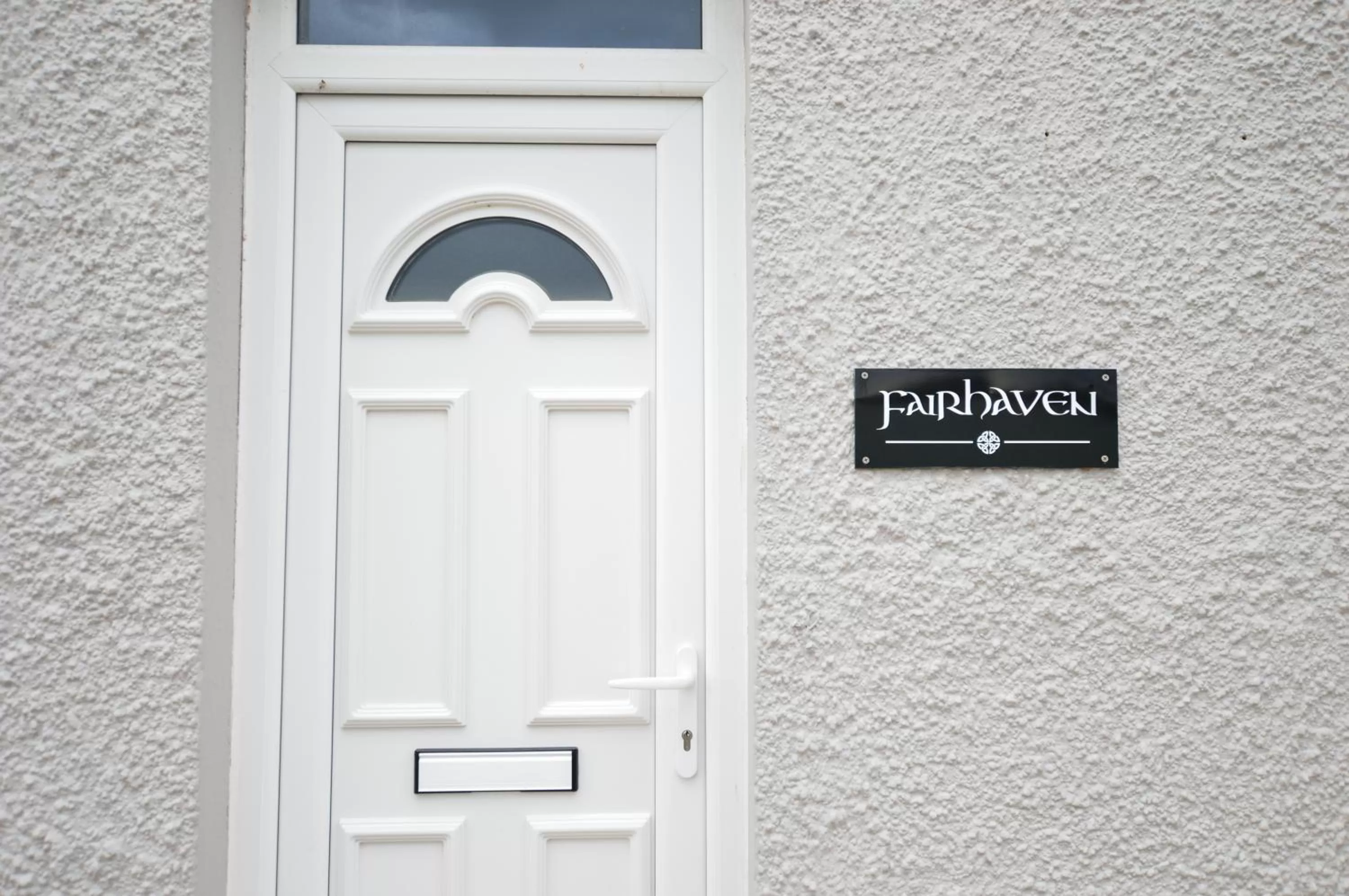 Text overlay in Fairhaven, Oban Town Centre