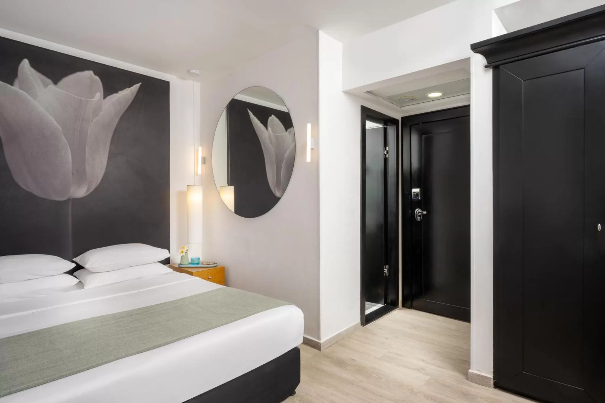 Bedroom, Bed in Savoy Sea Side Hotel