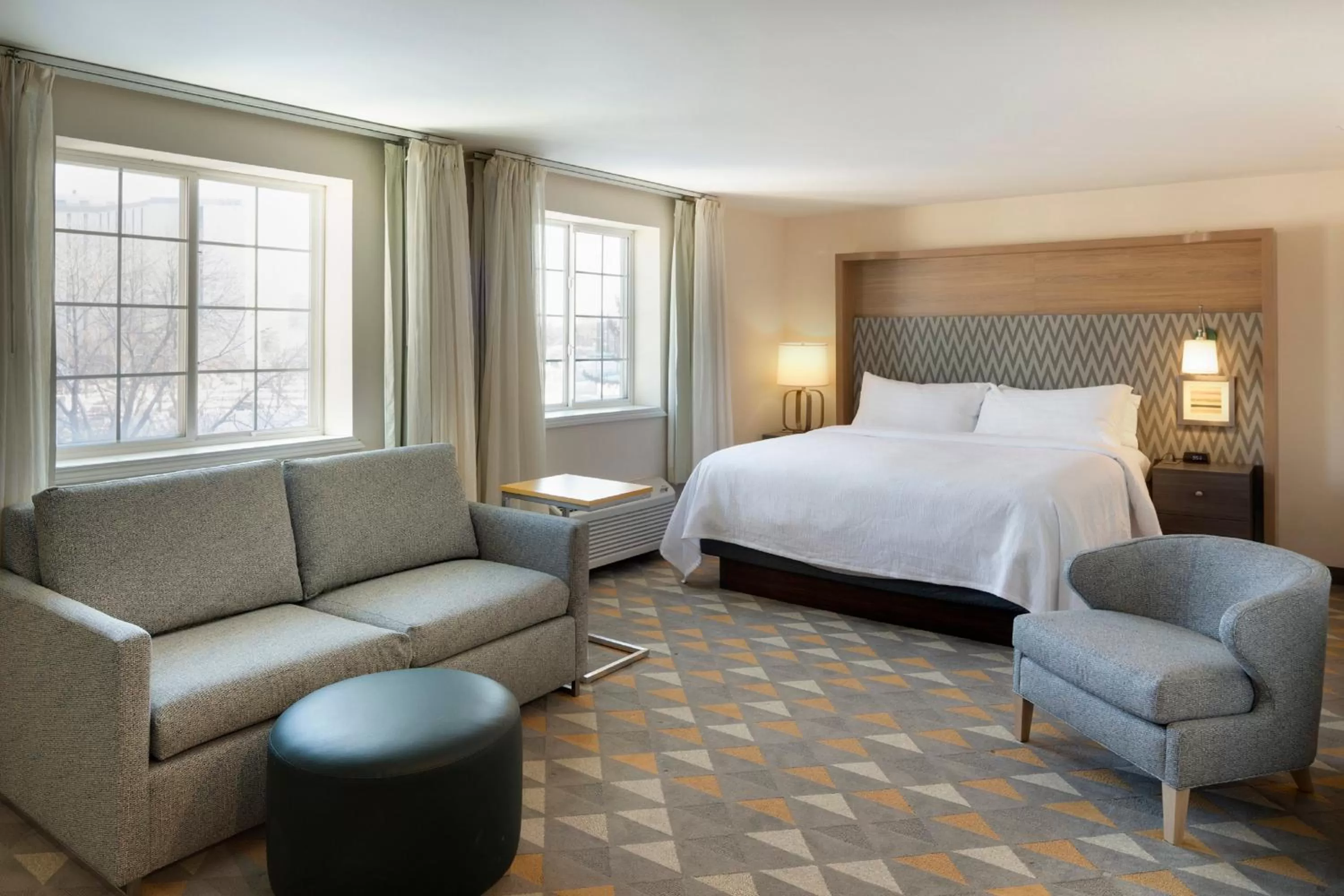 Photo of the whole room, Bed in Holiday Inn - Bloomington W MSP Airport Area by IHG