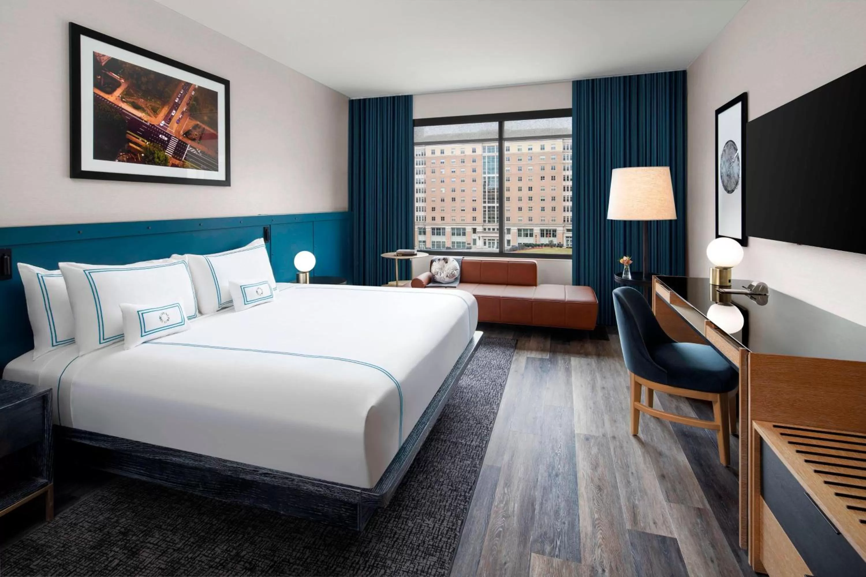 King Room with Roll-in Shower - Mobility and Hearing Accessible in The Oaklander Hotel, Autograph Collection