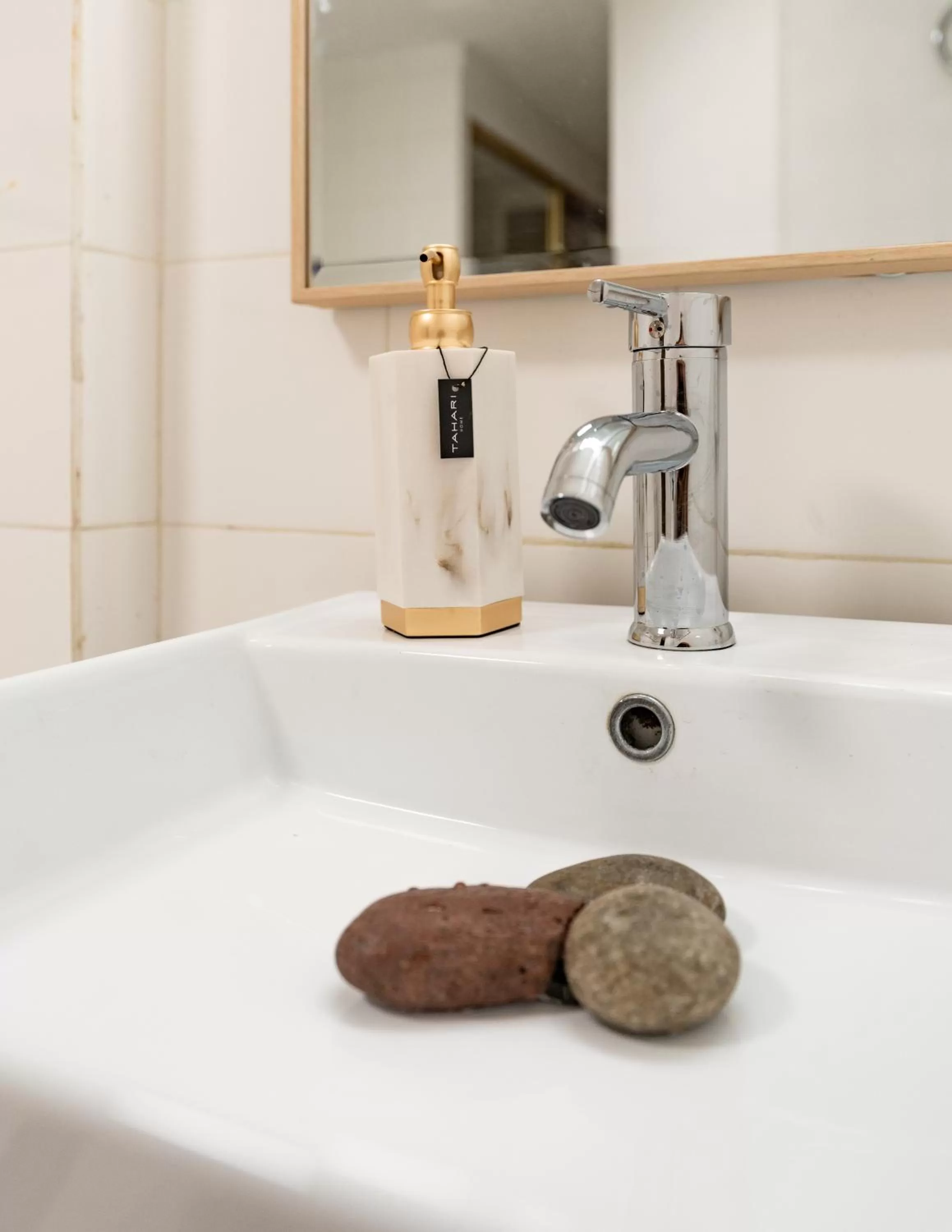 Bathroom in OCEAN VIEW DELUXE SUITE: PVT. BEACH & POOL