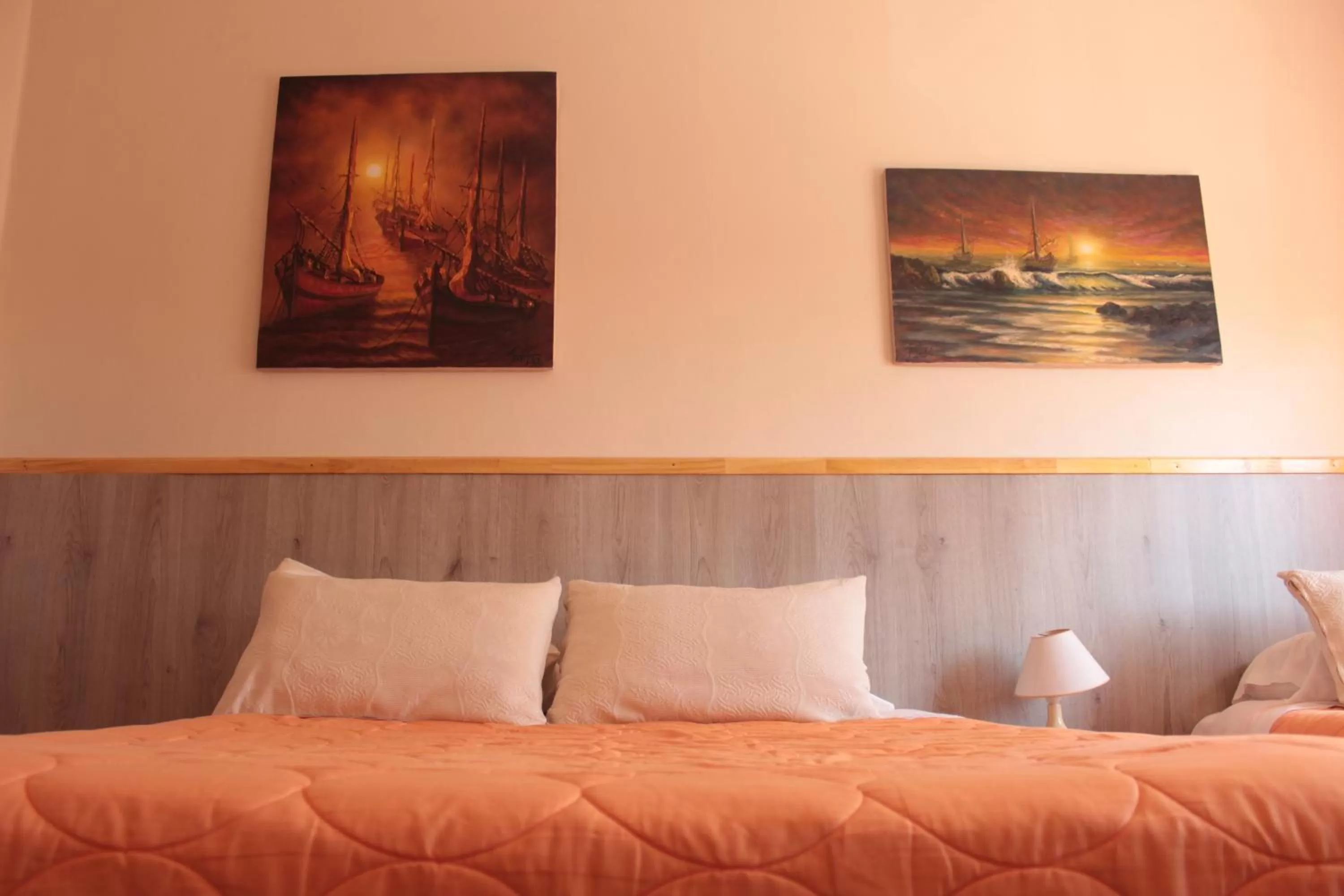 Bed in Alhambra Hotel