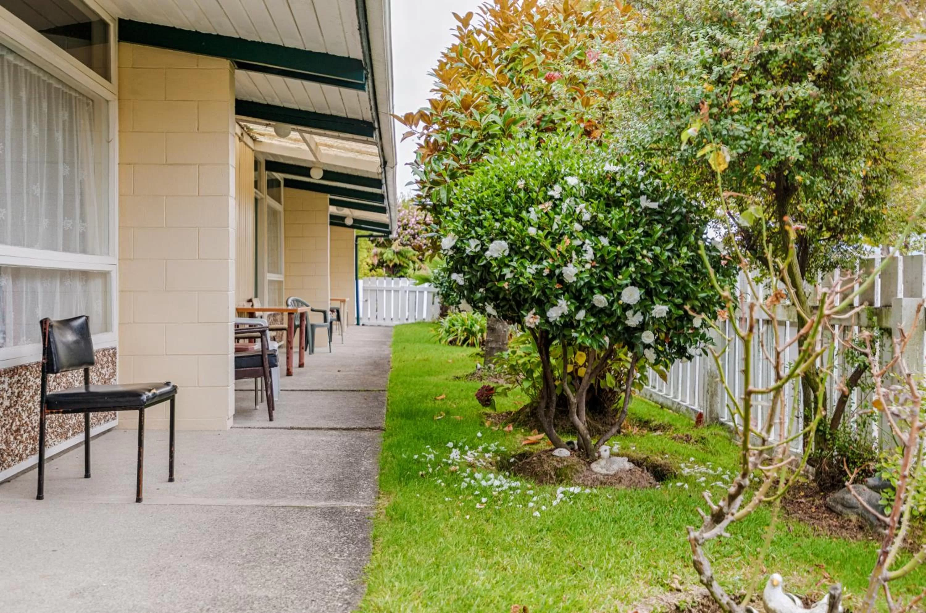Garden in Aaryn Court Motel