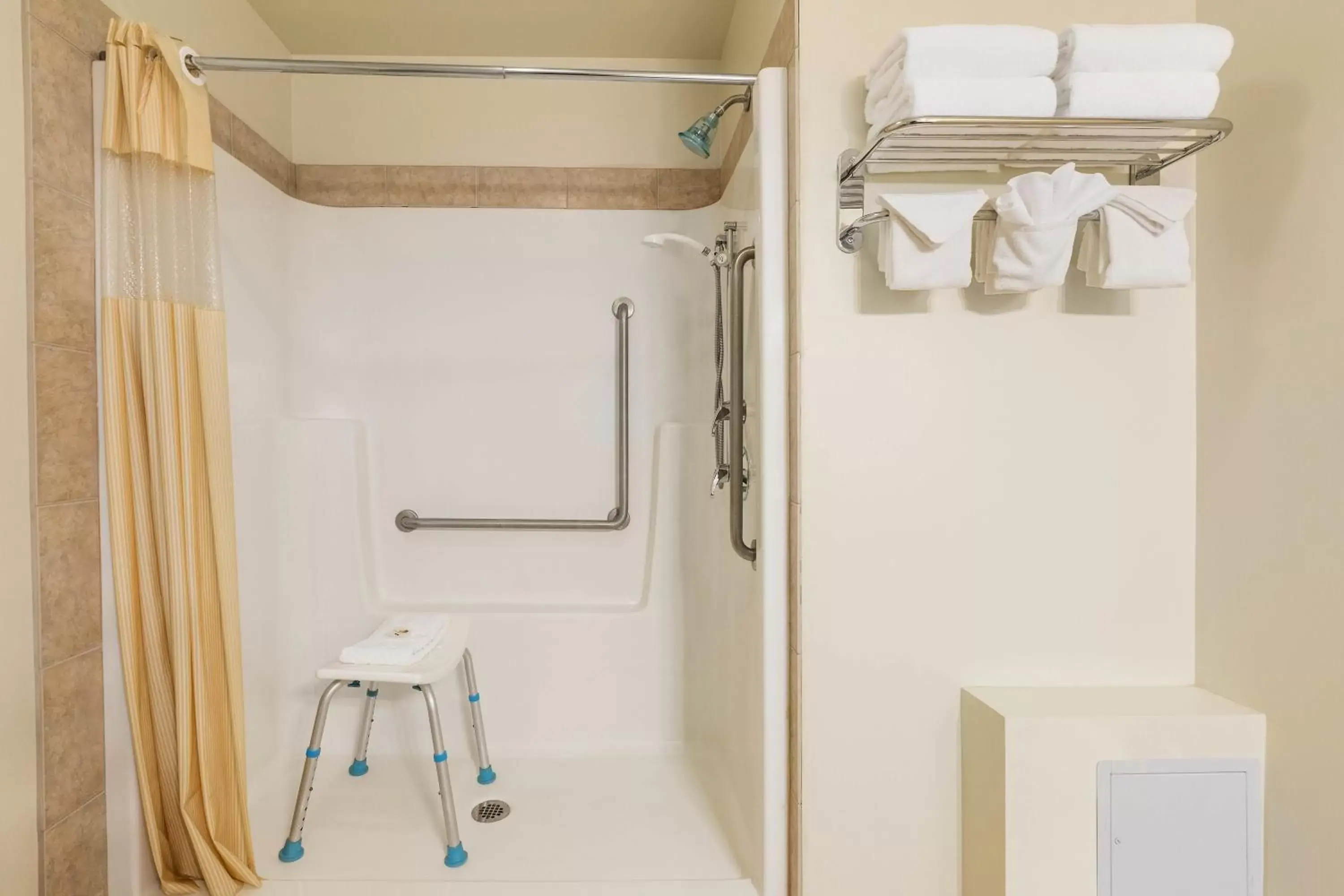 King Room - Non-Smoking in Days Inn by Wyndham Chetwynd King Room - Non-Smoking in Days Inn by Wyndham Chetwynd