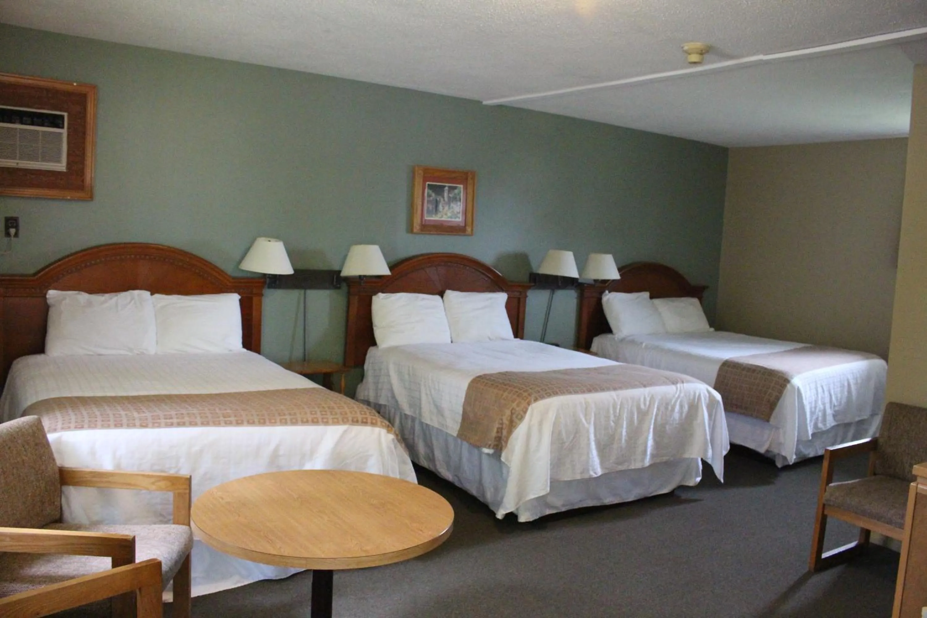 Bed in Colonial Resort-1000Islands