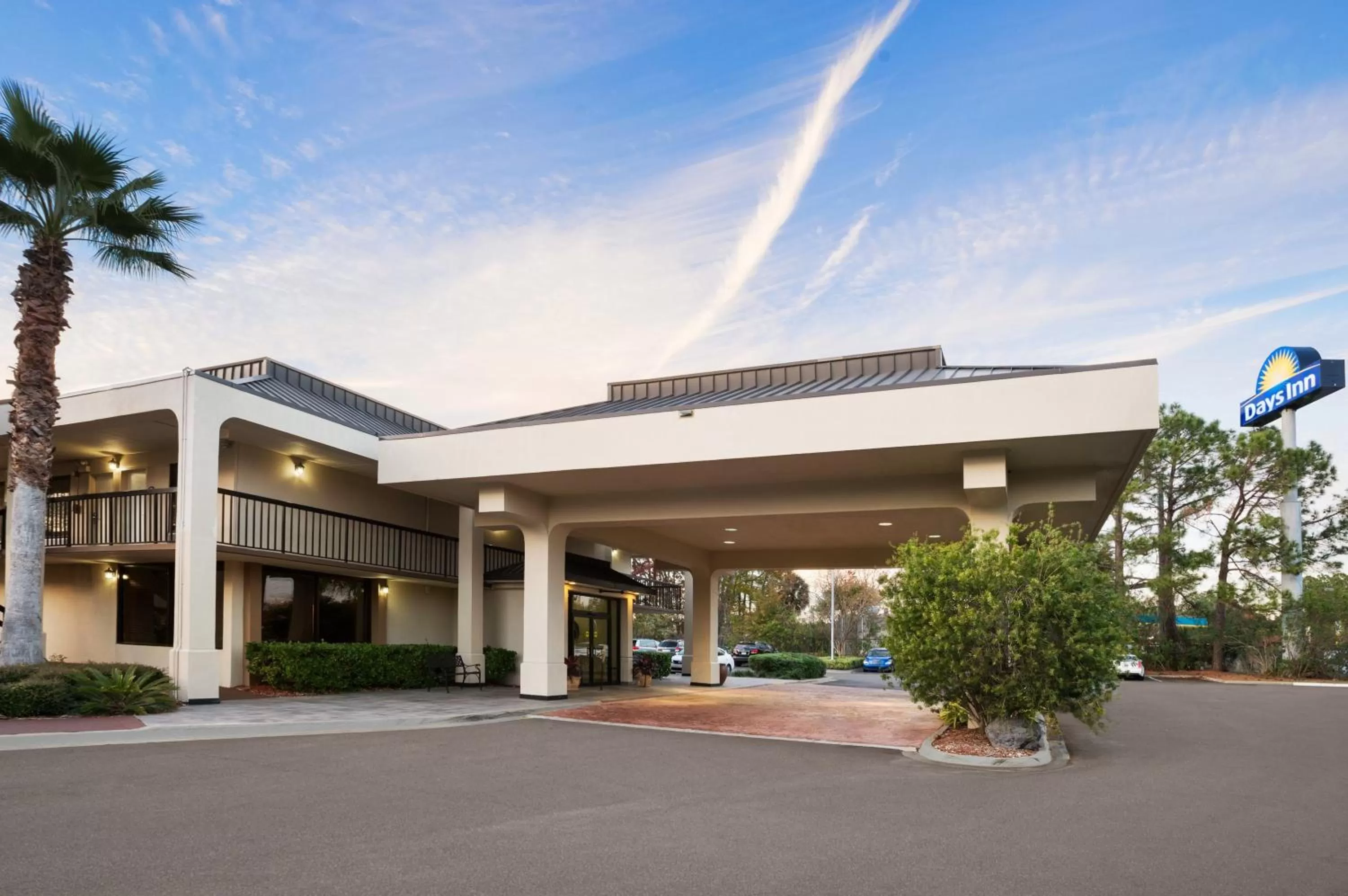 Facade/entrance in Days Inn by Wyndham Jacksonville Airport