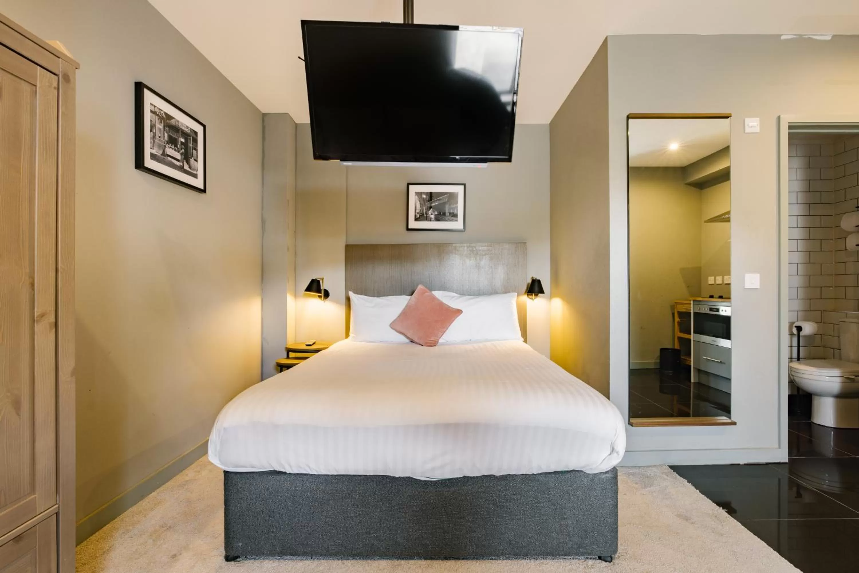 Bed in TowerBridge64