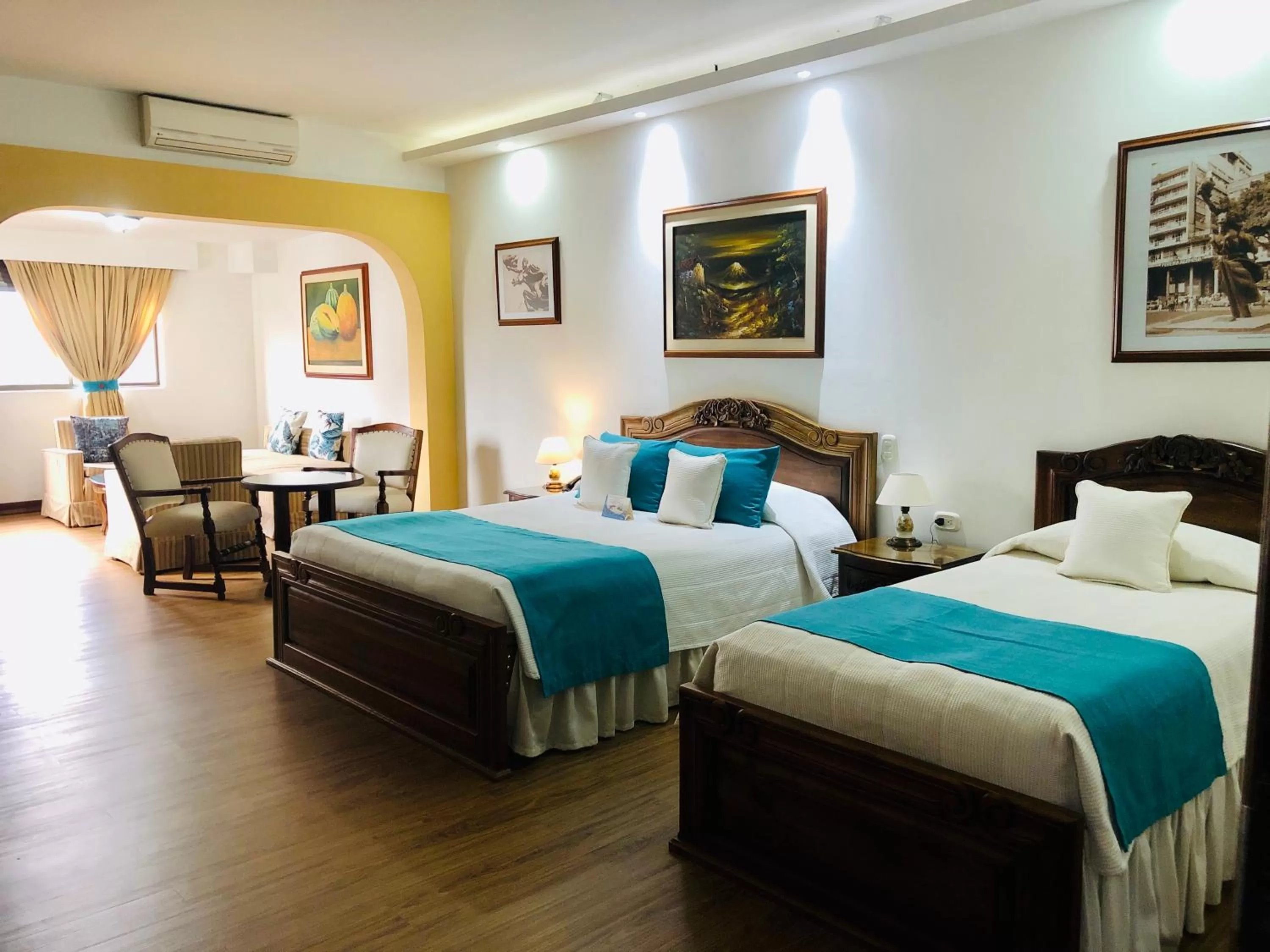 Property building, Bed in El Gran Hotel de Pereira