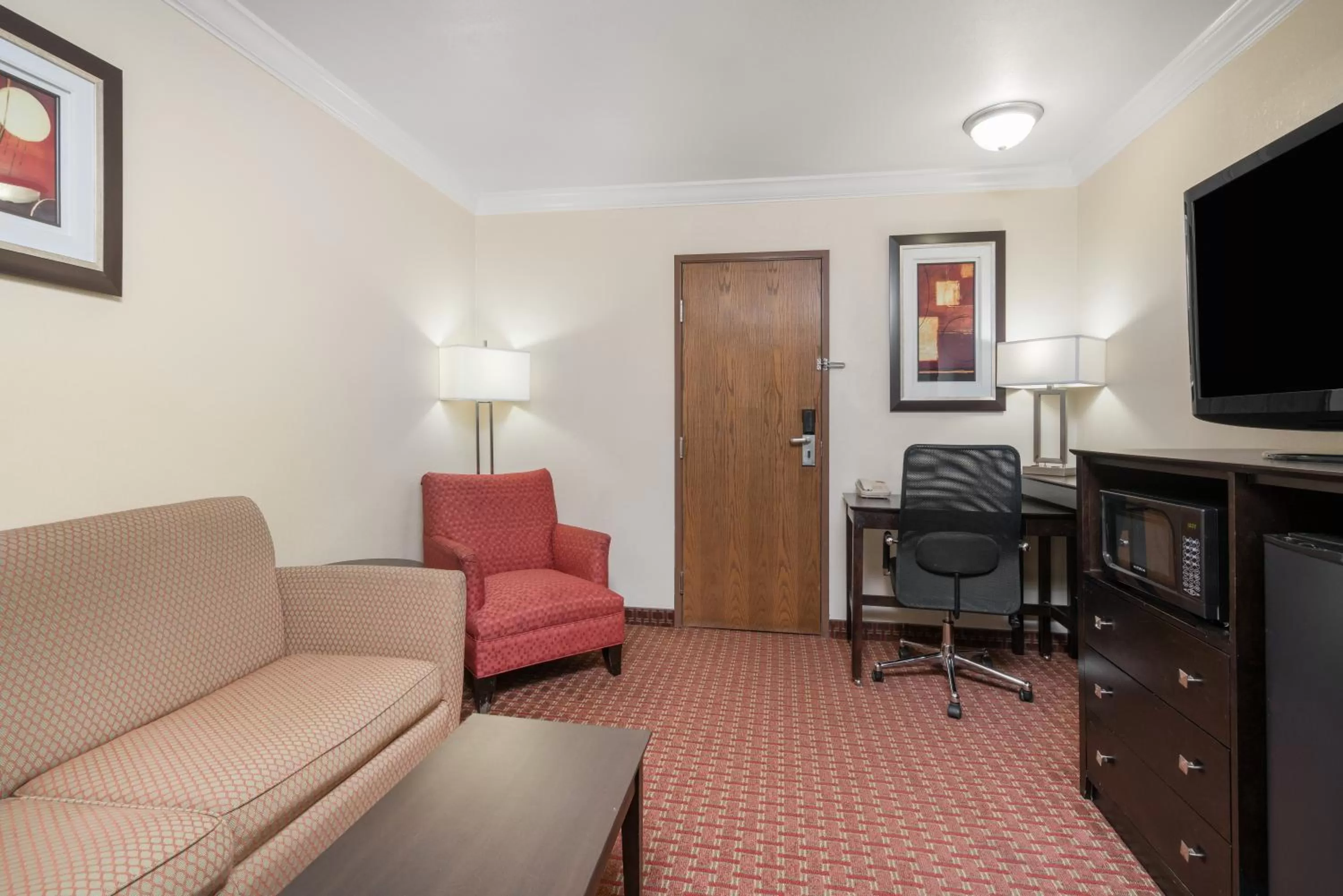 Photo of the whole room in AmericInn by Wyndham Johnston Des Moines