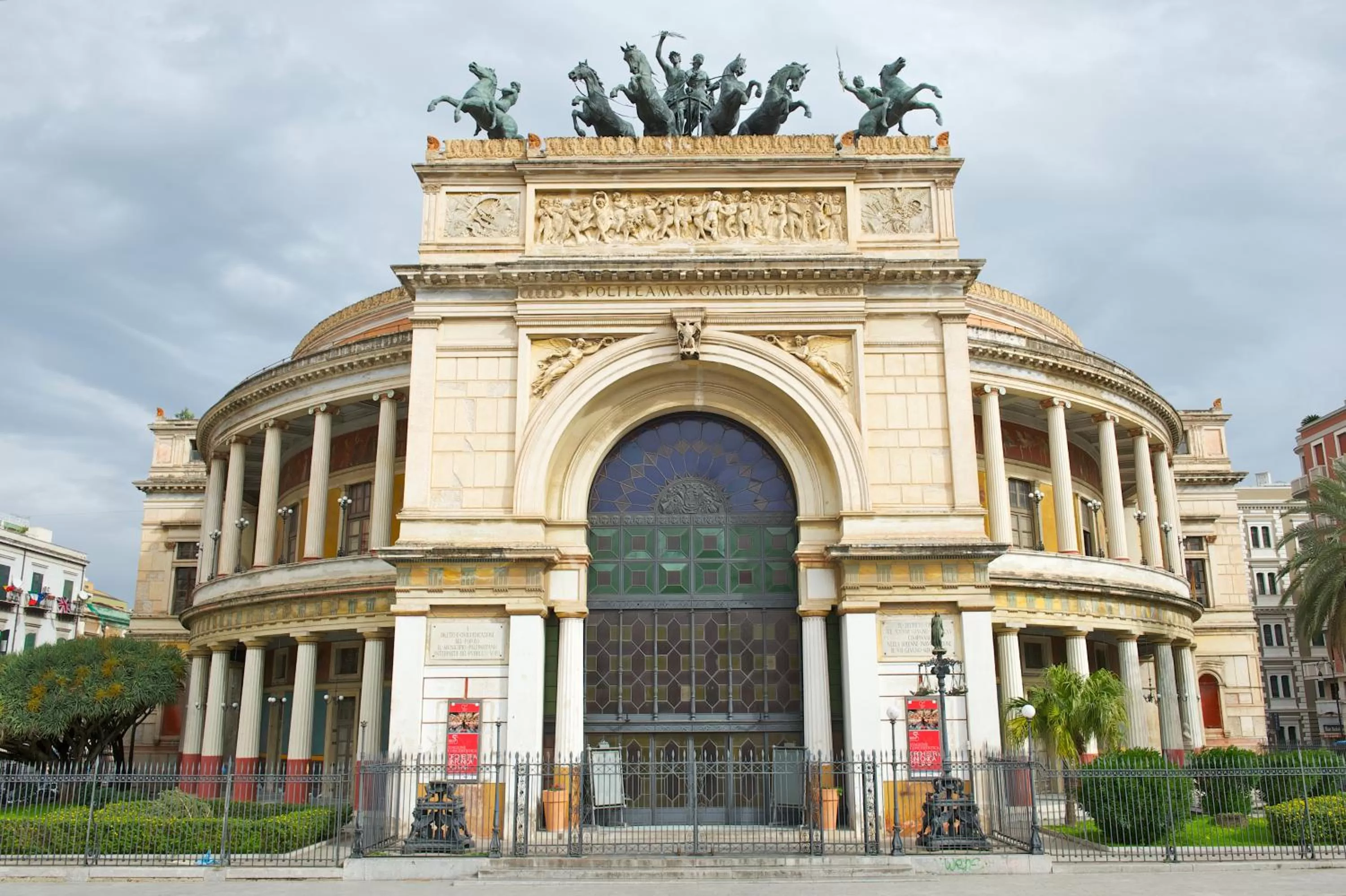 Property building in Mercure Palermo Centro