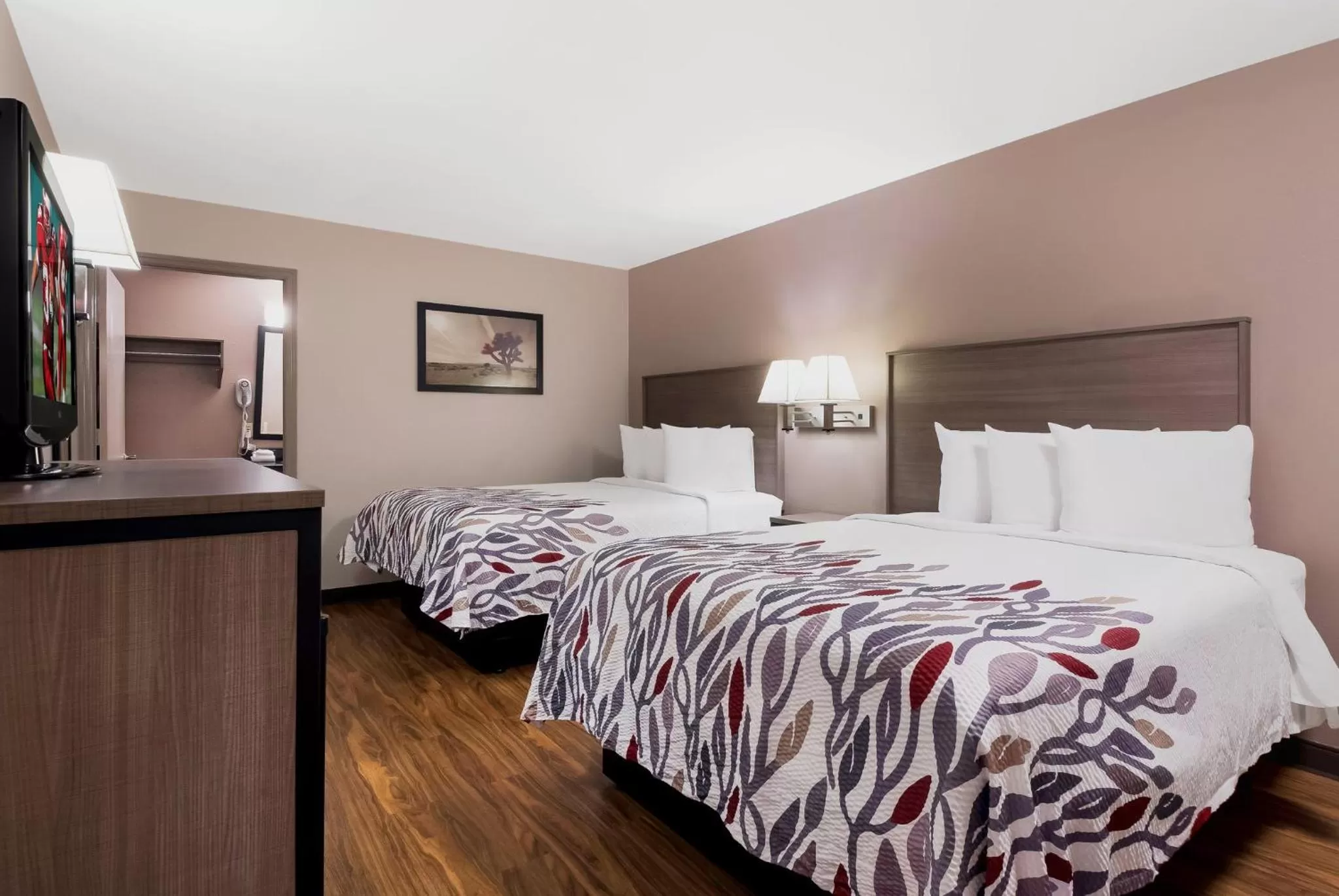 Bedroom, Bed in Red Roof Inn Chattanooga - Lookout Mountain