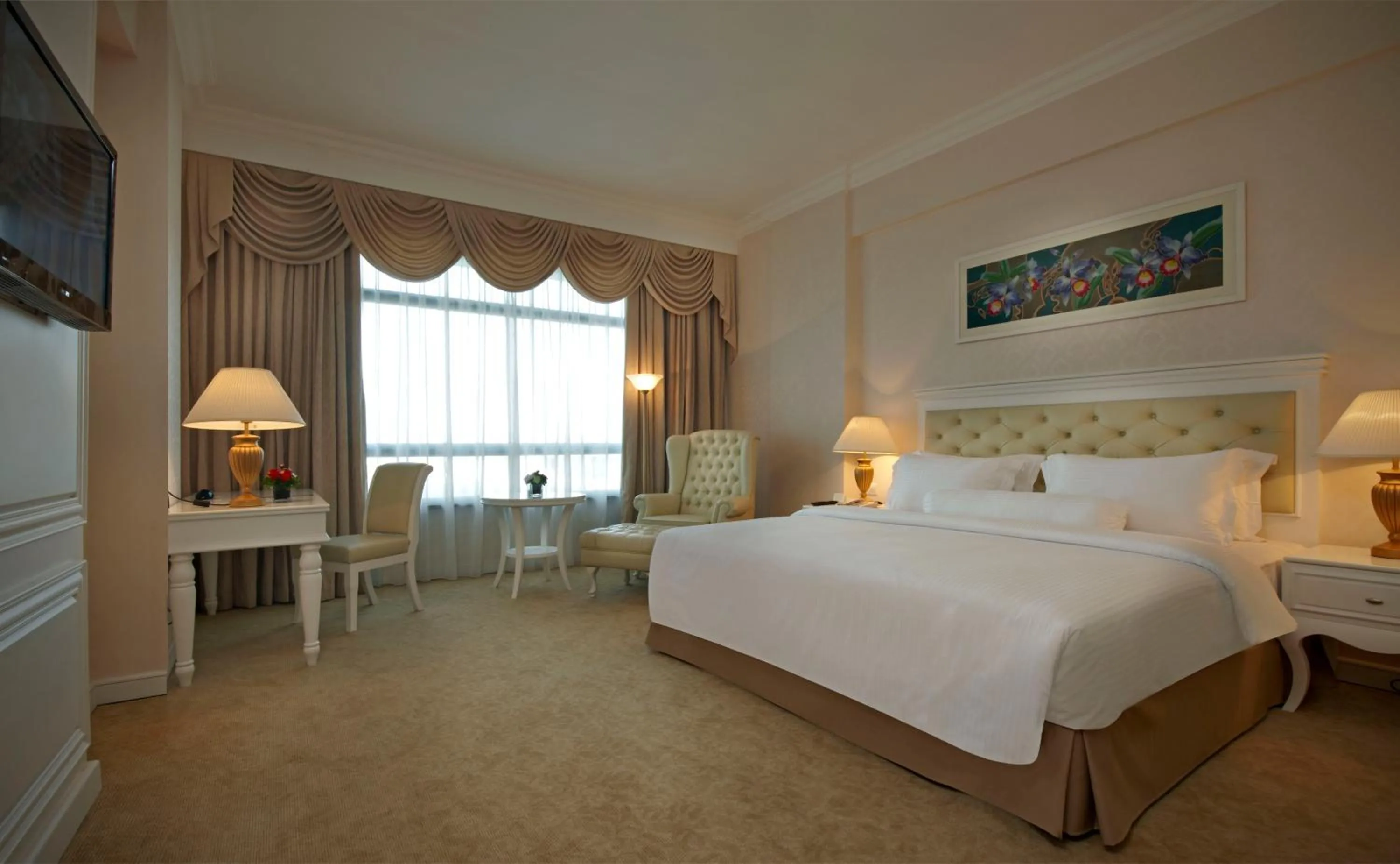 Bed in Royale Chulan Damansara