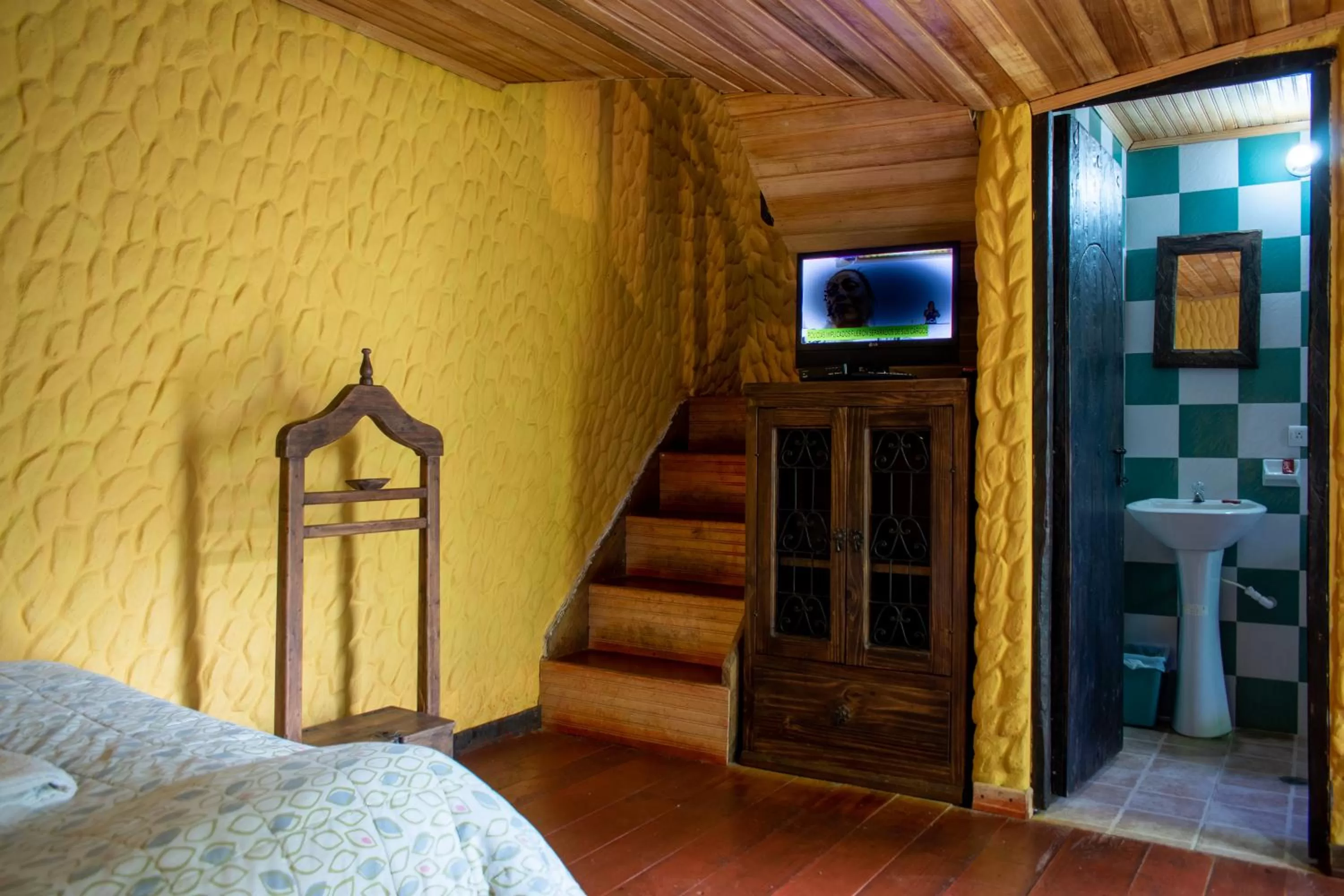 TV/Entertainment Center in Hotel Museo la Posada del Molino