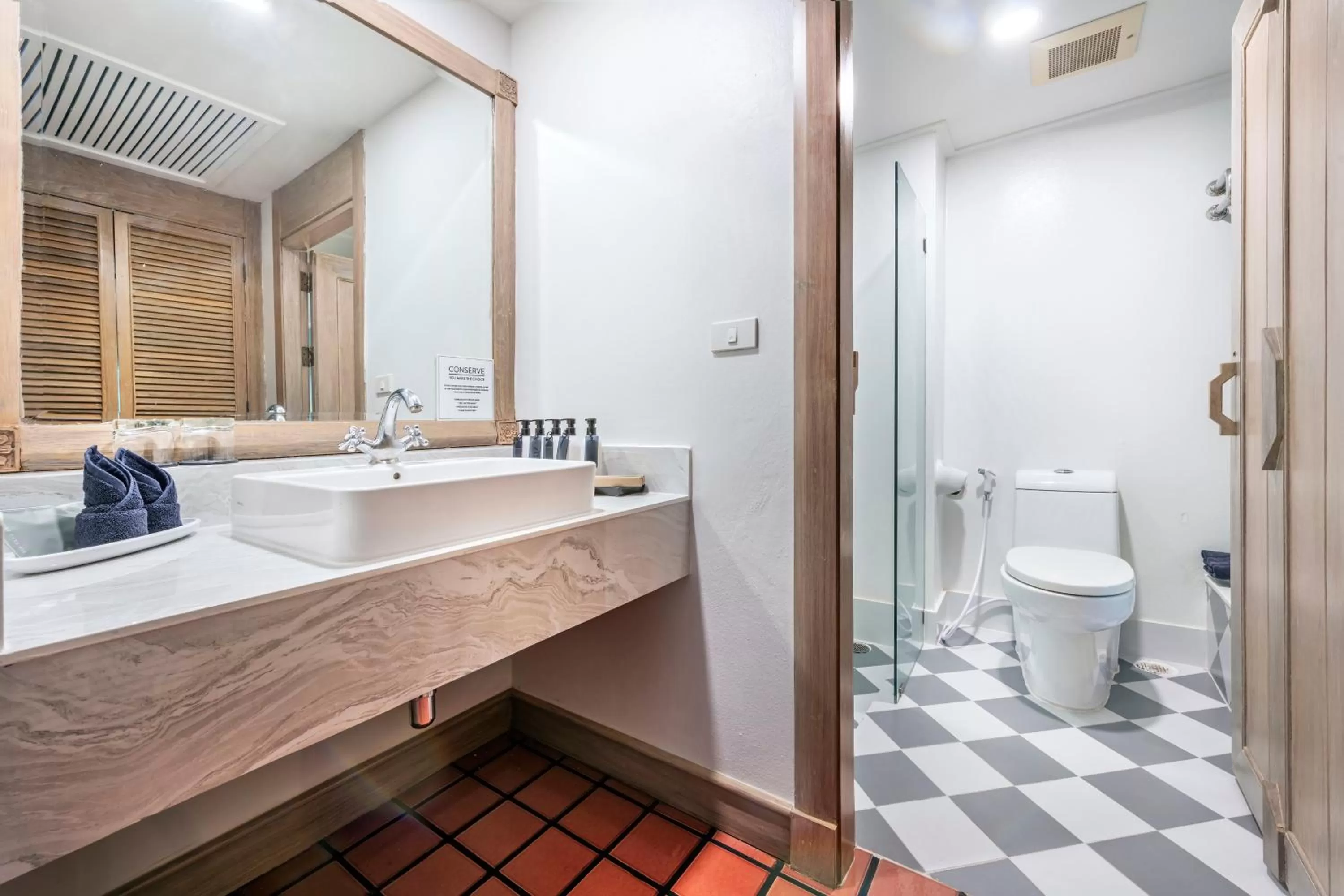 Toilet in Chada Thai Village