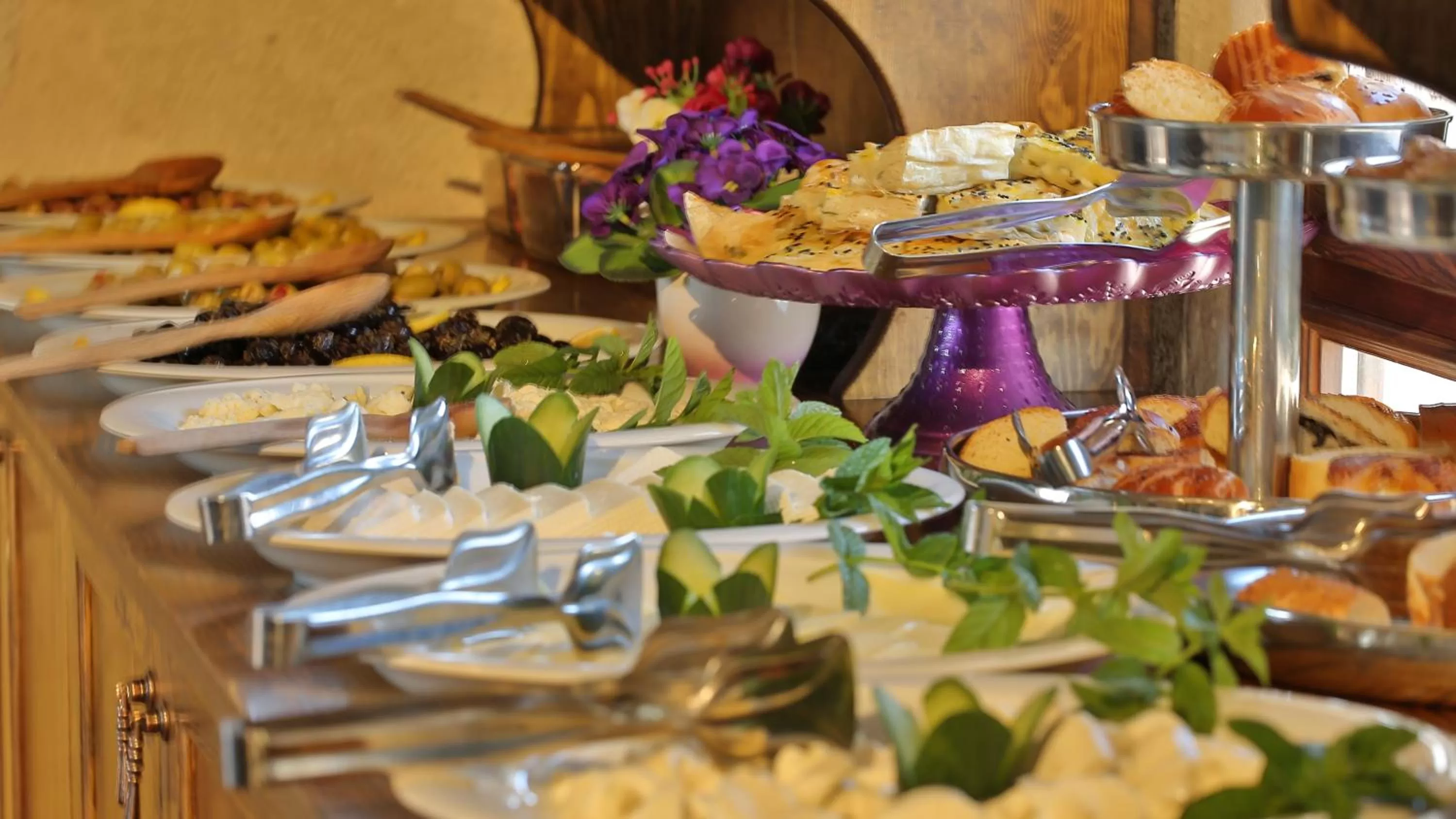 Buffet breakfast in Maccan Cave Hotel