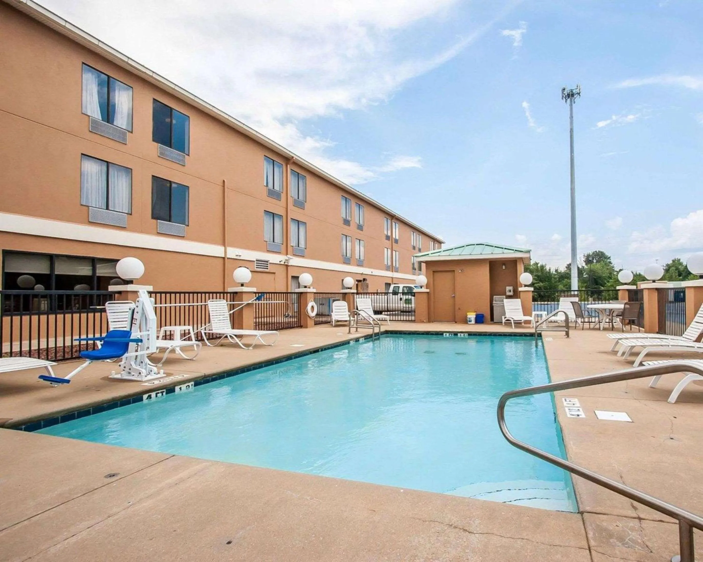 Quality Inn Clinton North