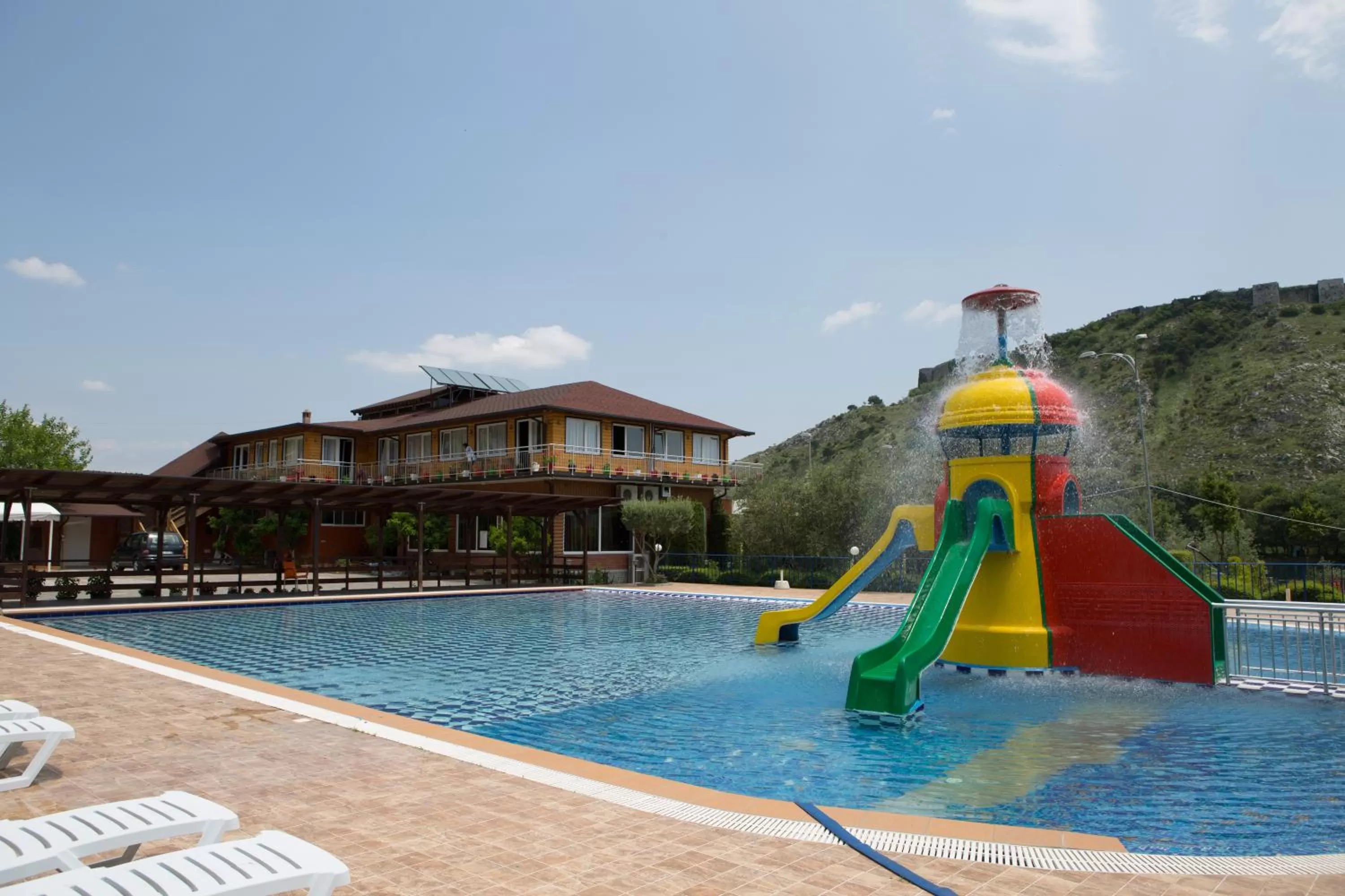 Children play ground in Buna Park Hotel
