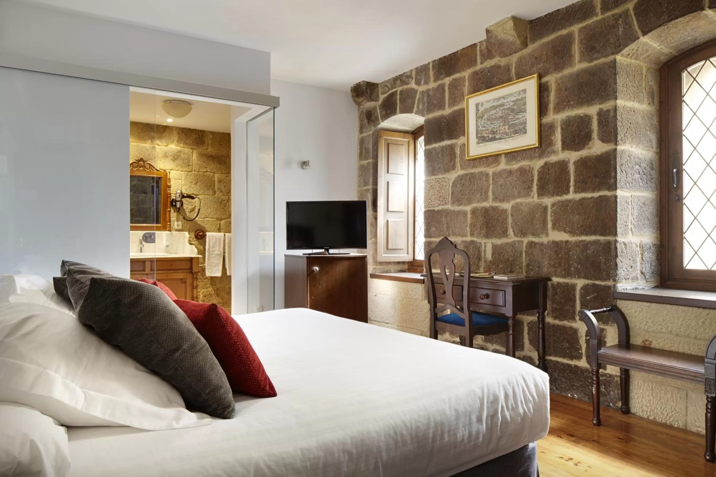 Bedroom, Bed in Saiaz Getaria Hotela