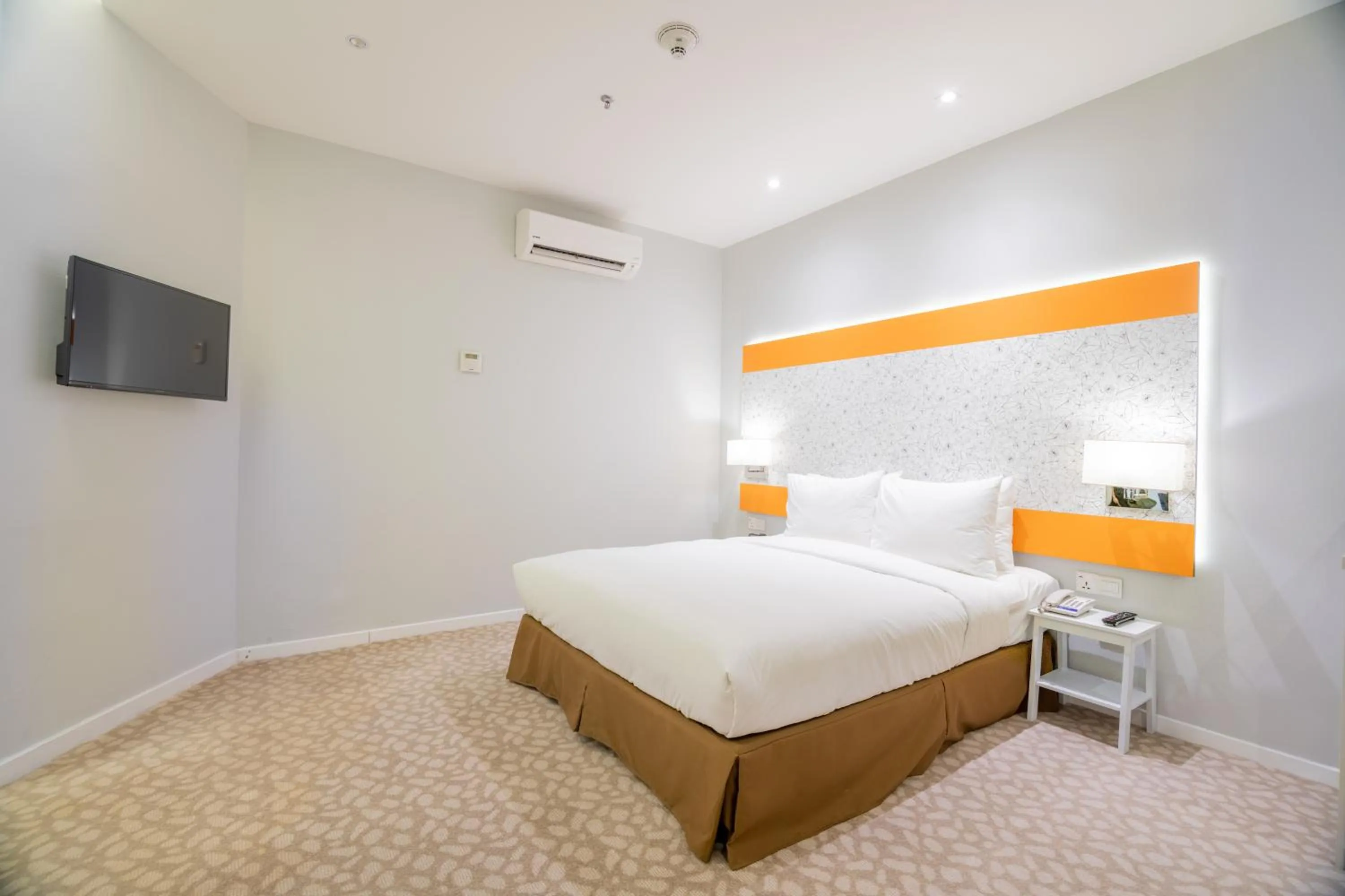 Bed in Holiday Inn Express & Suites Johor Bahru by IHG