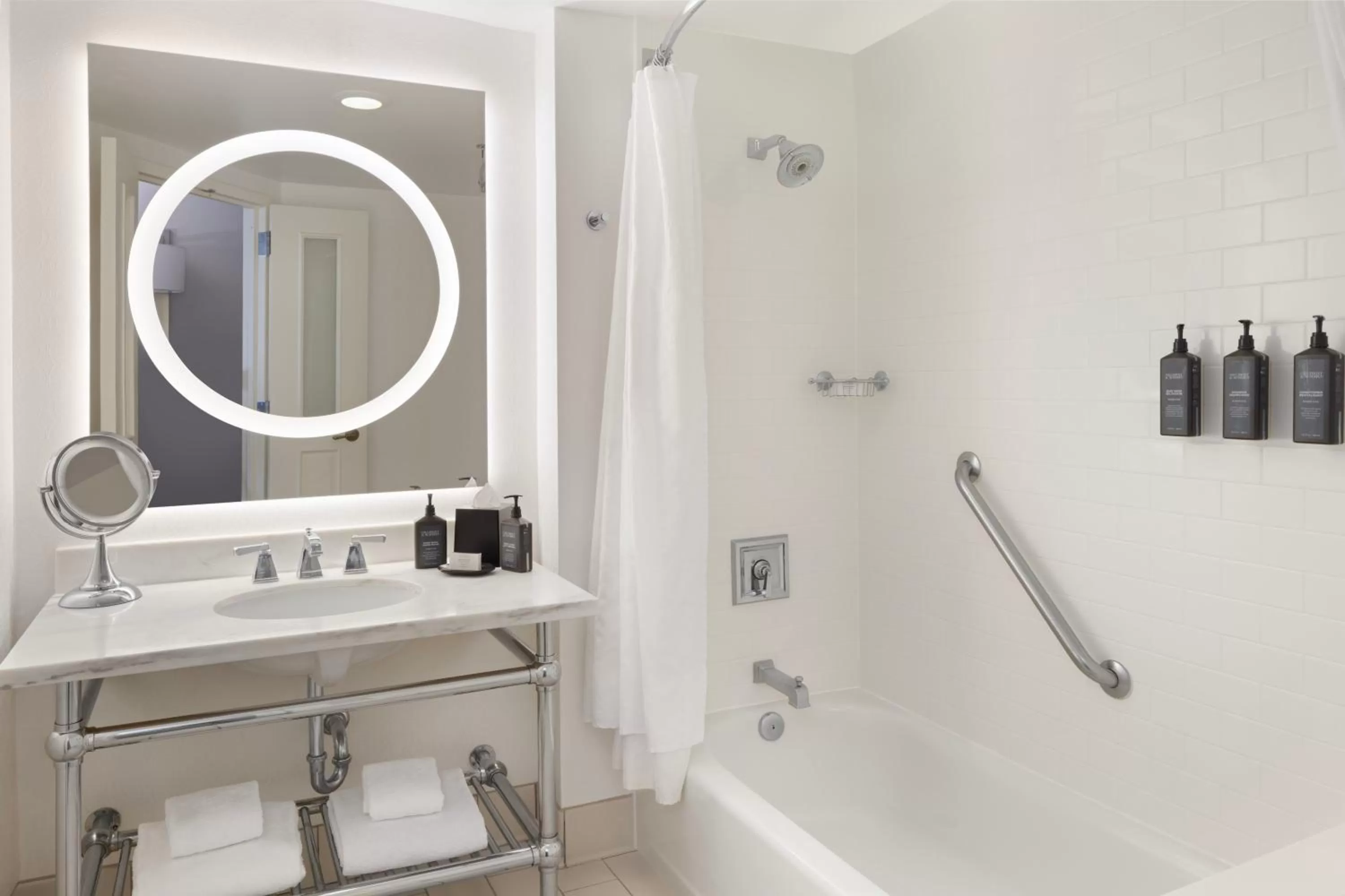 Bathroom in Sheraton Jacksonville Hotel