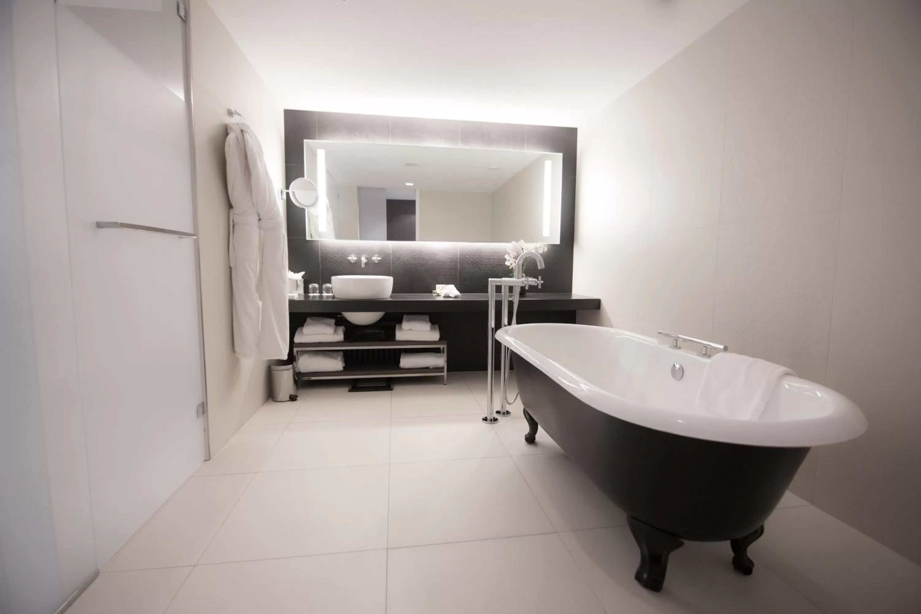 Shower in InterContinental Marseille - Hotel Dieu by IHG