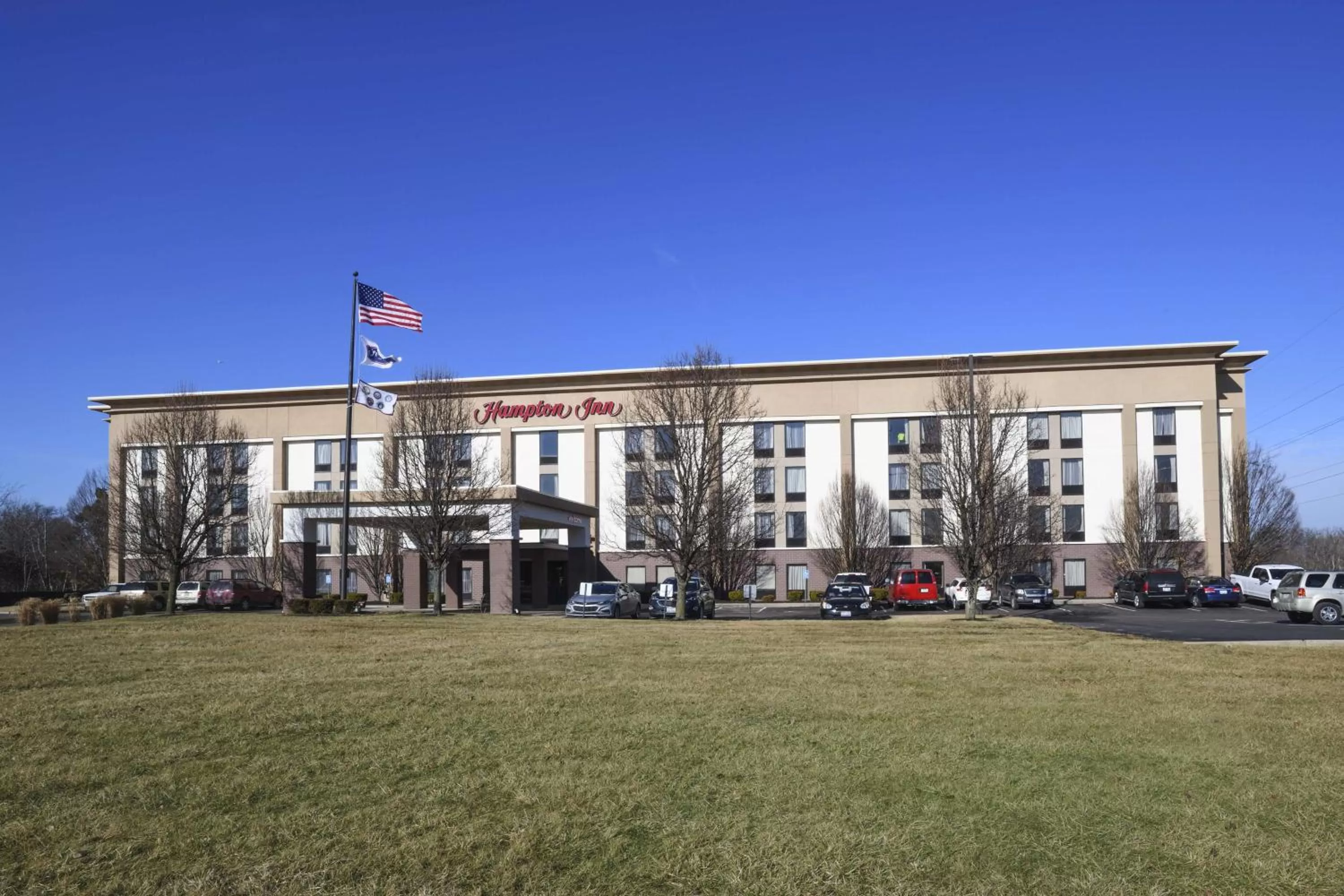 Property building in Hampton Inn Cincinnati Eastgate