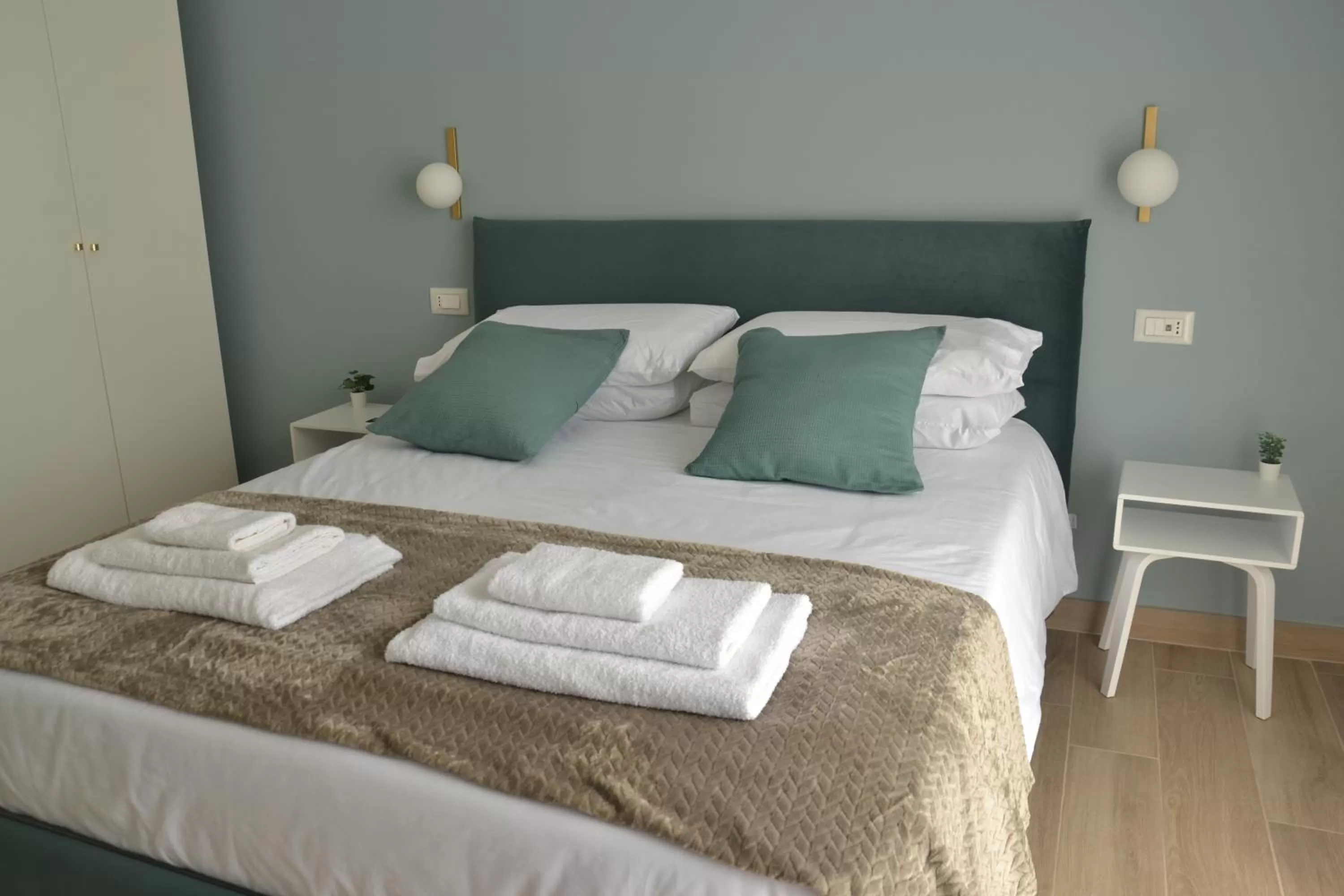 Bed in Luna Nuova Suites