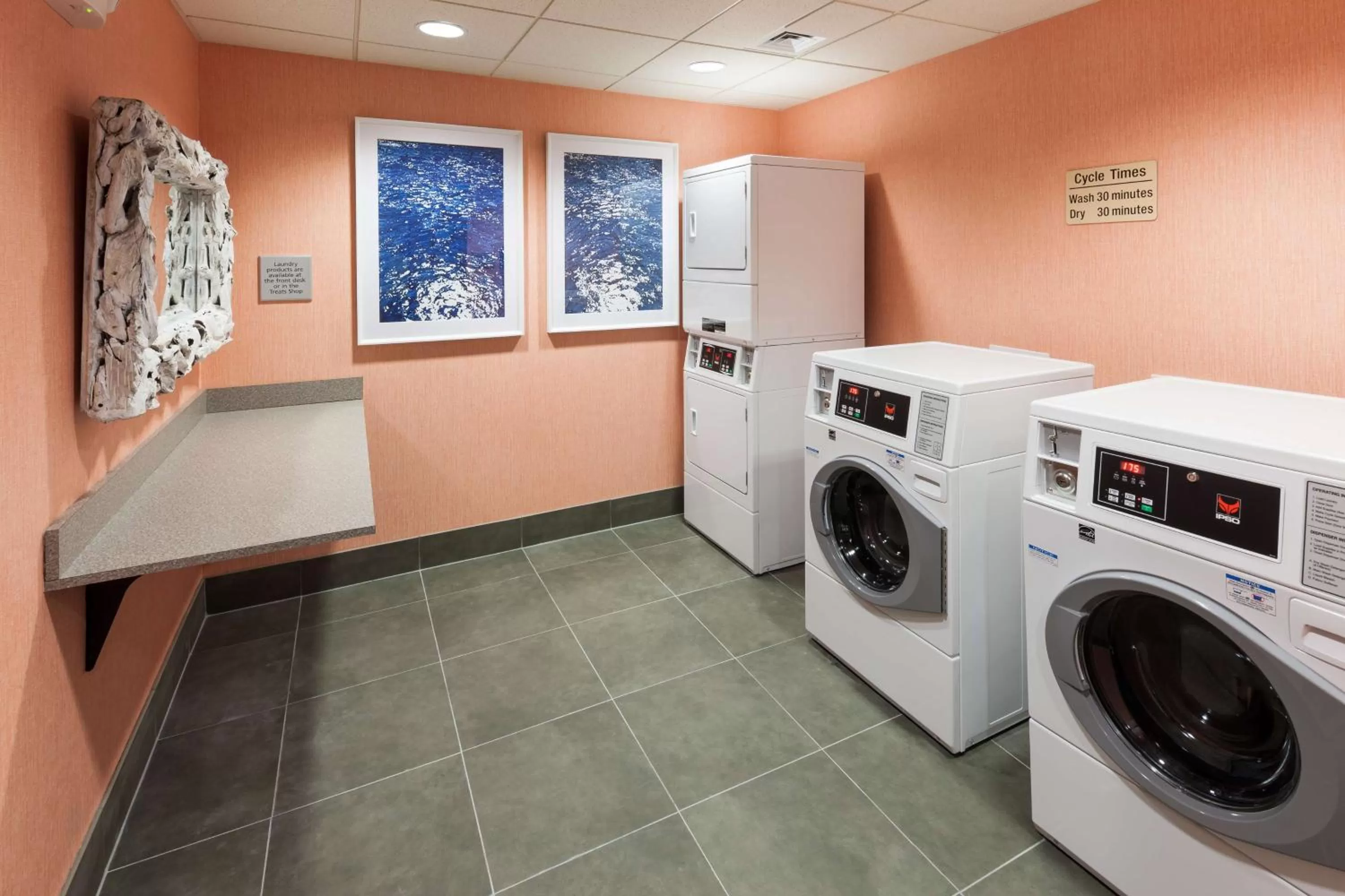 Property building in Hampton Inn & Suites by Hilton Carolina Beach Oceanfront