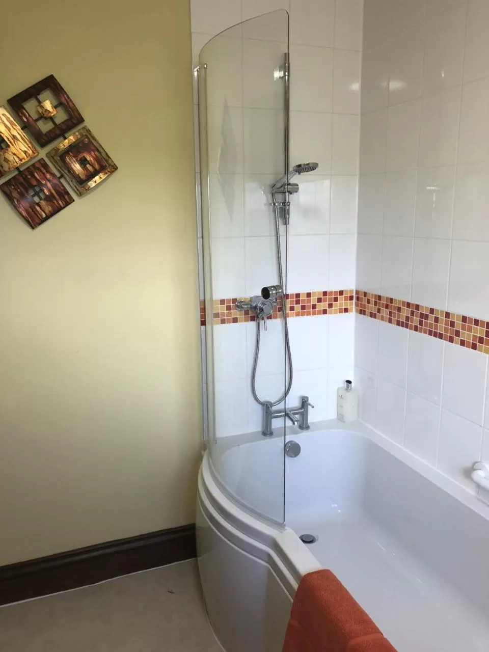 Shower, Bathroom in NIGHTINGALE B&B