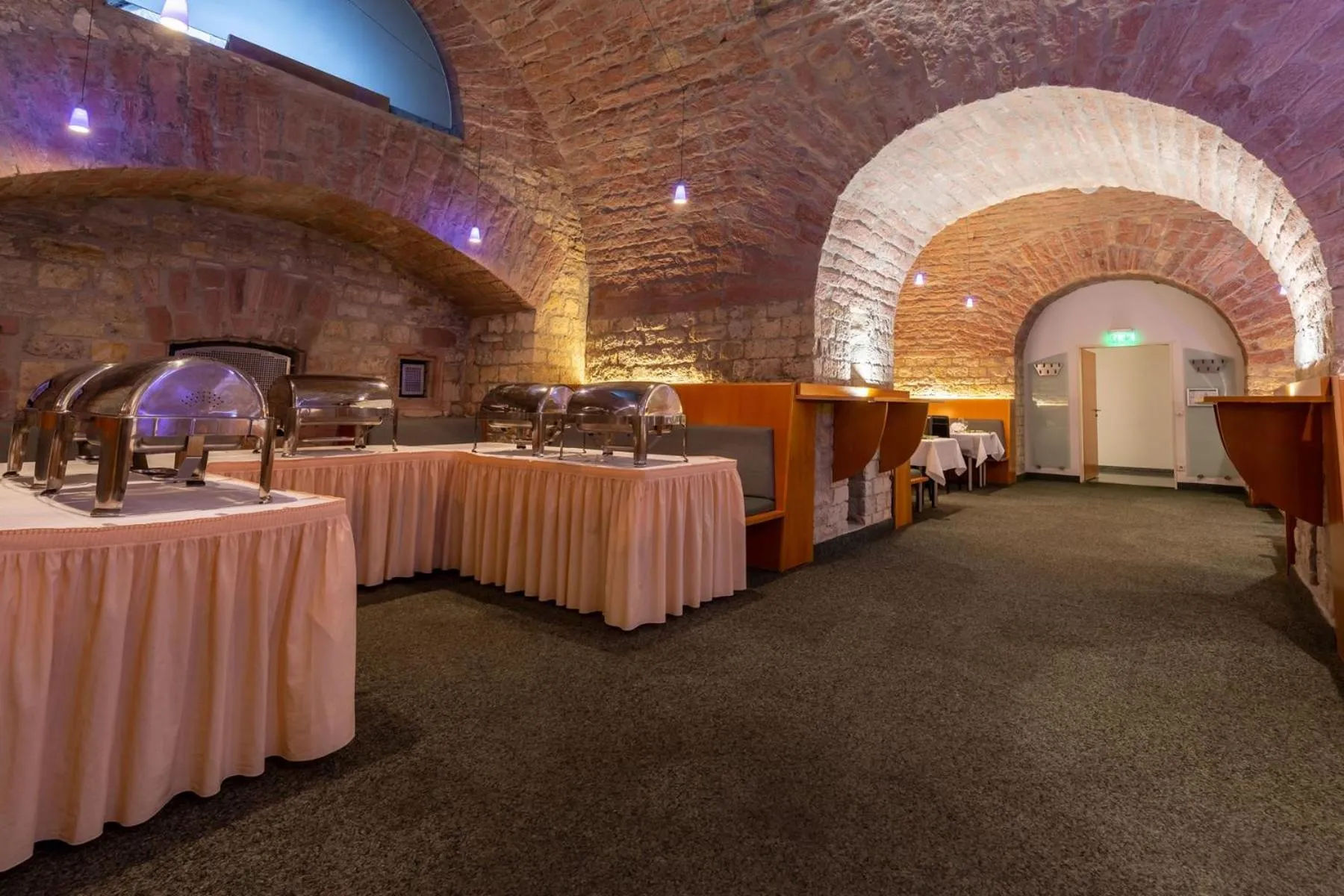 Restaurant/places to eat in Novotel Mainz