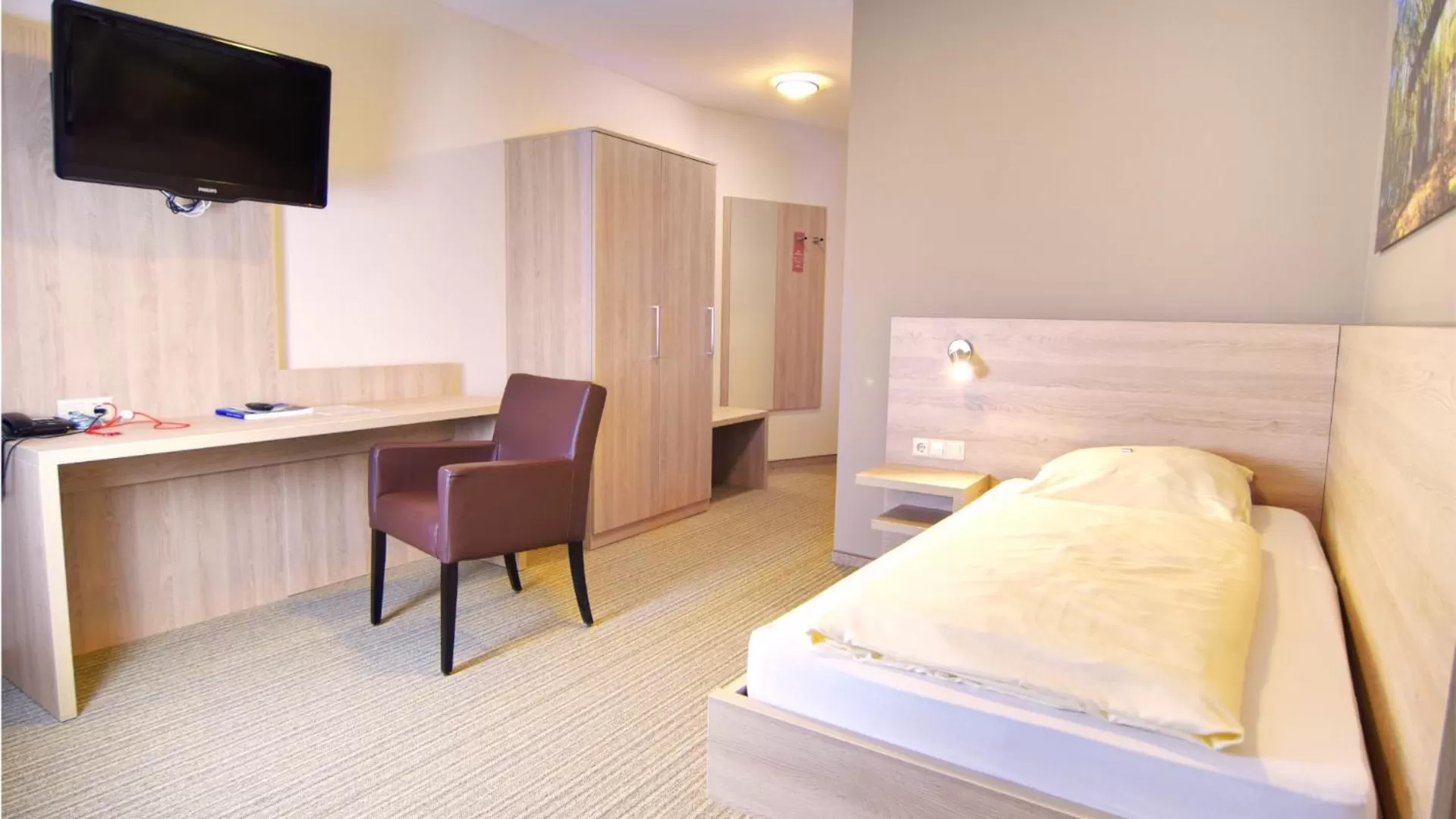 Photo of the whole room, Bed in Hotel Heilemann